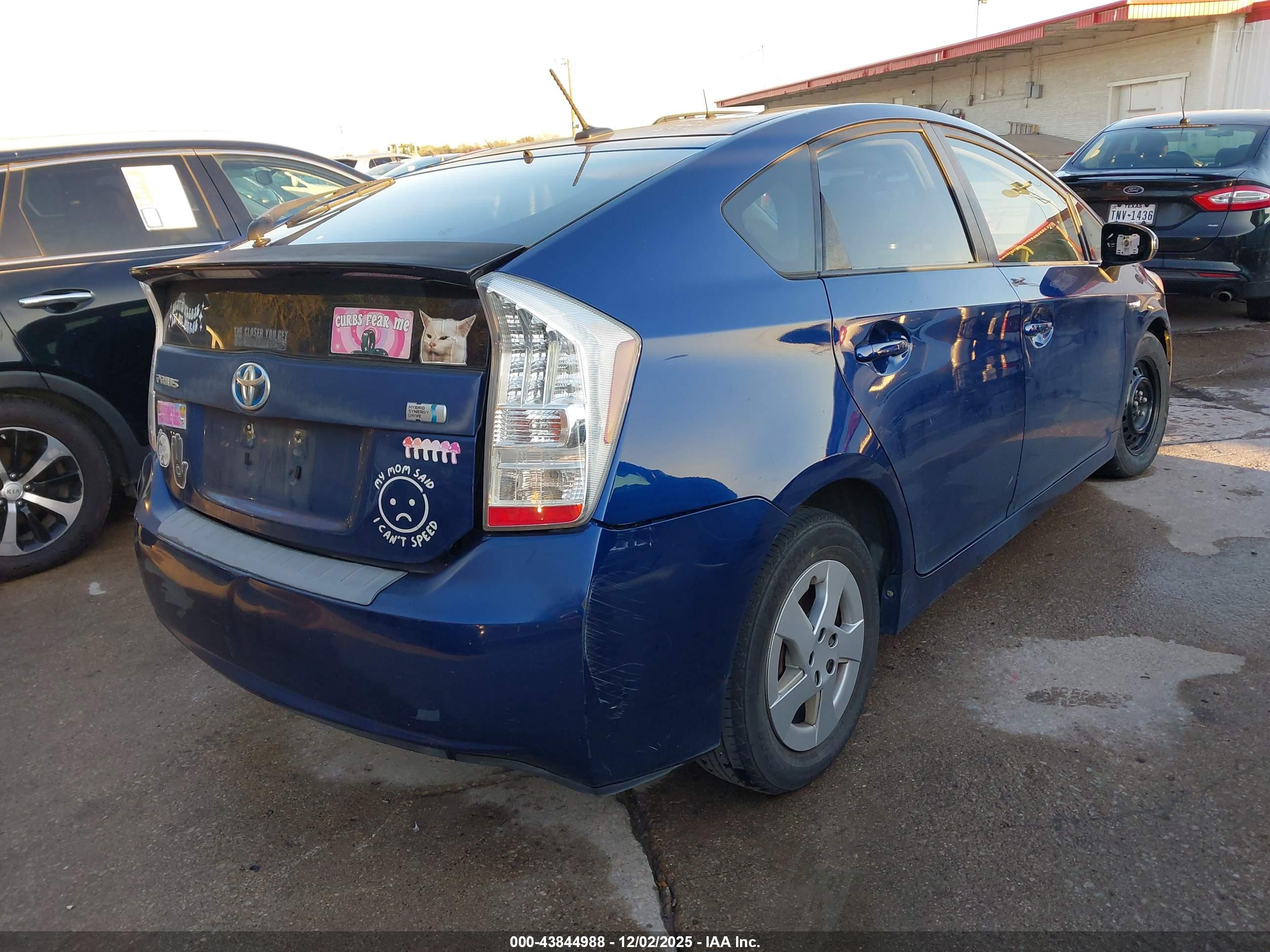 TOYOTA PRIUS image 4