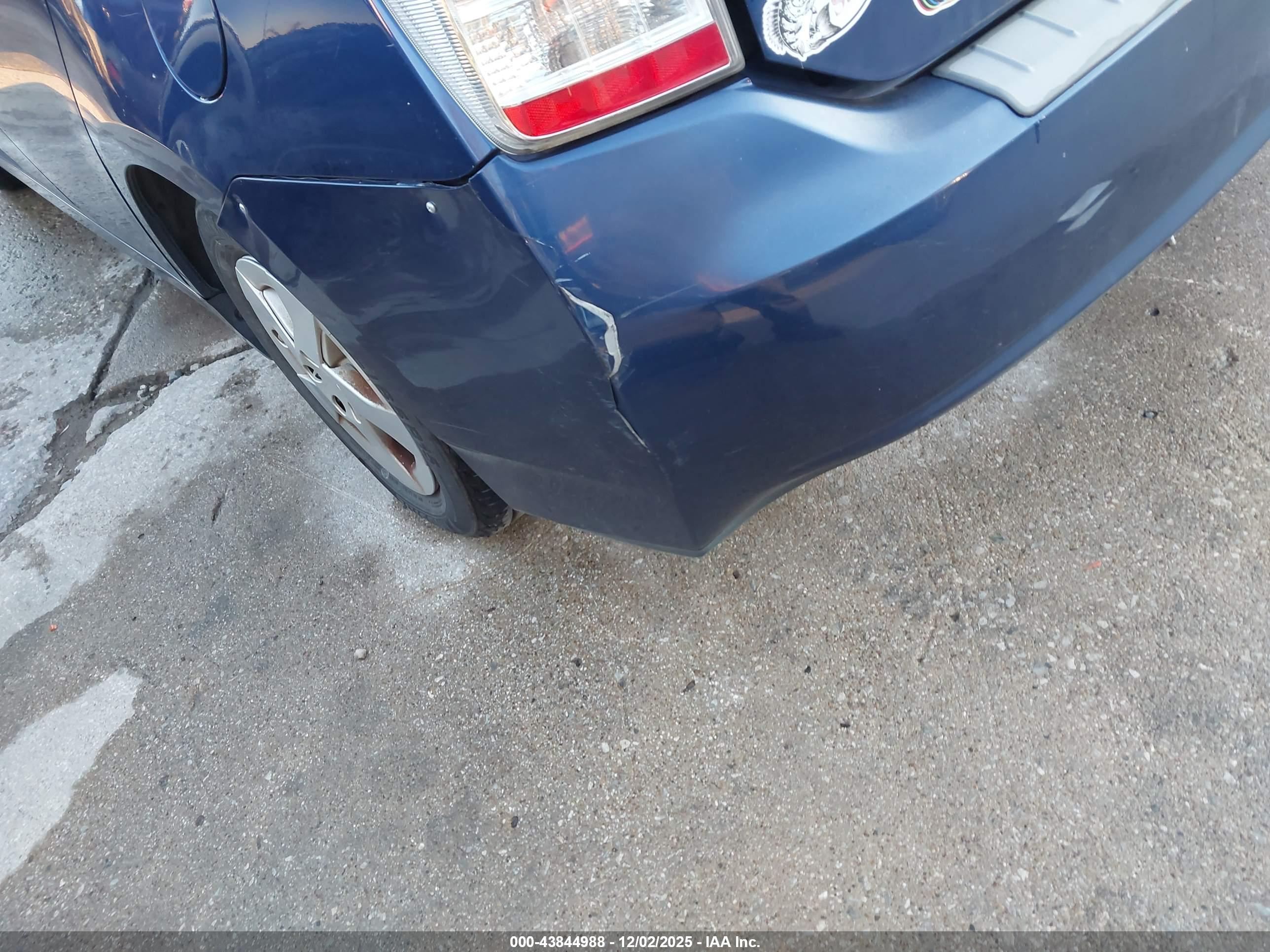 TOYOTA PRIUS image 6