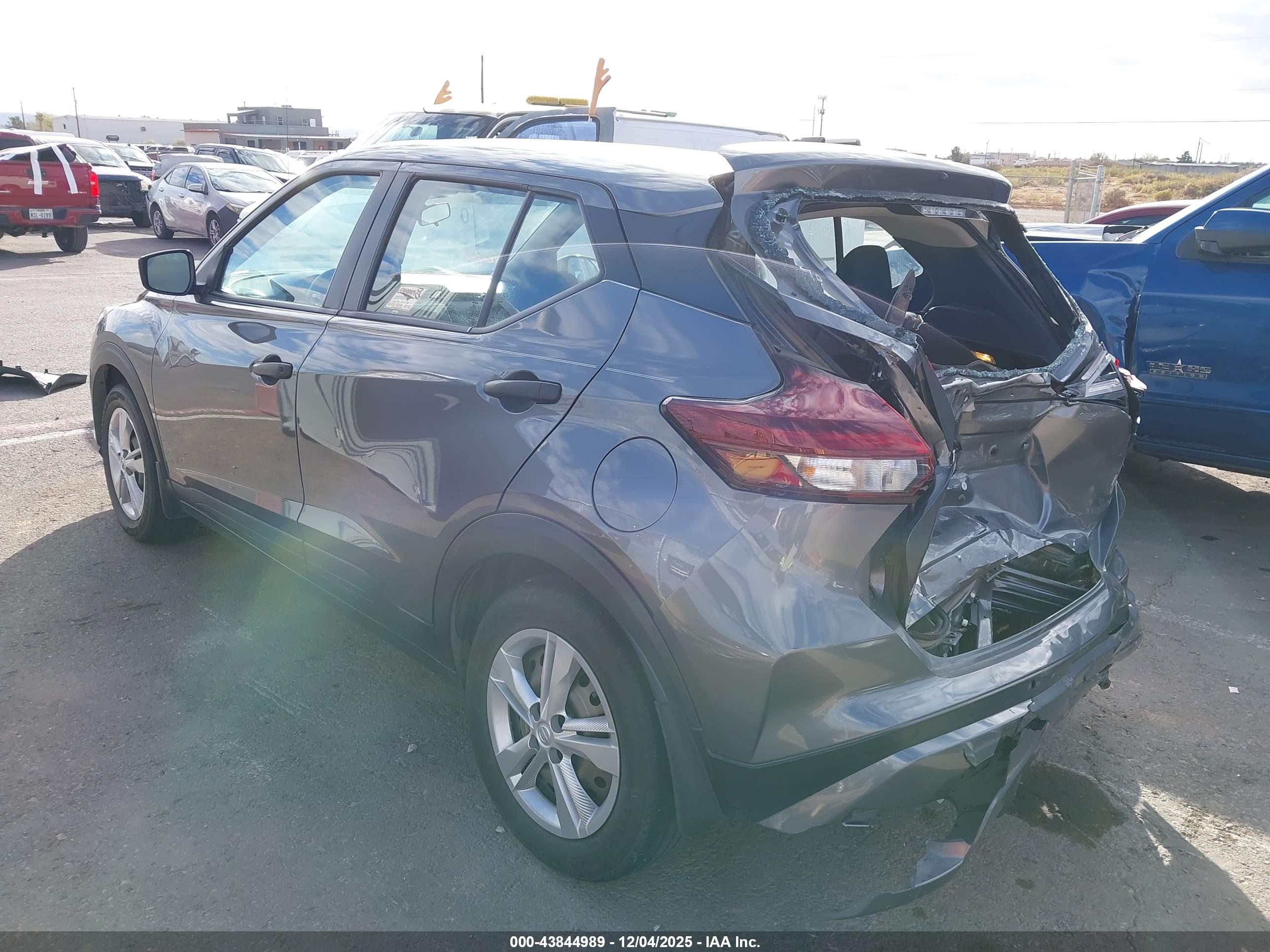 NISSAN KICKS image 3