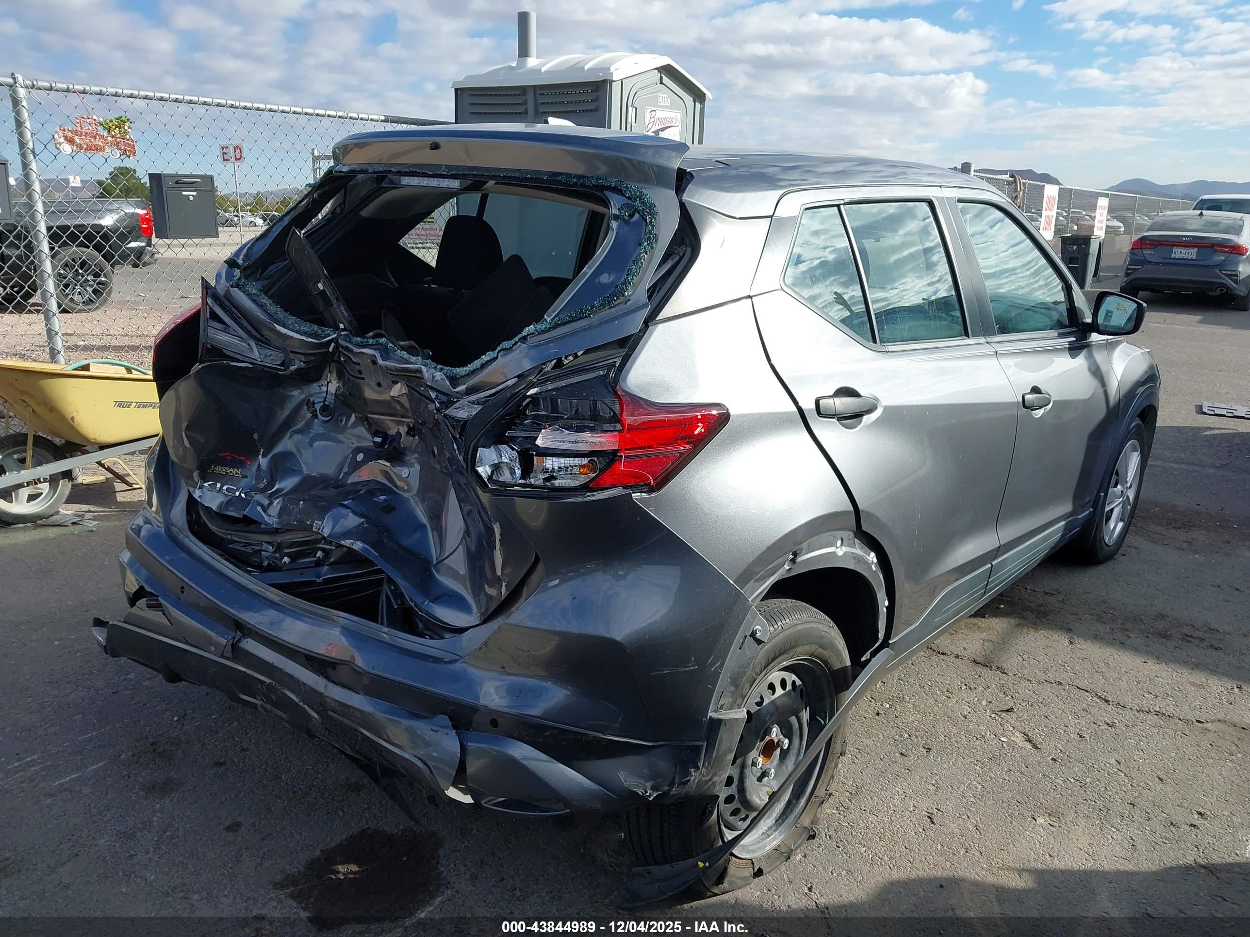 NISSAN KICKS image 4