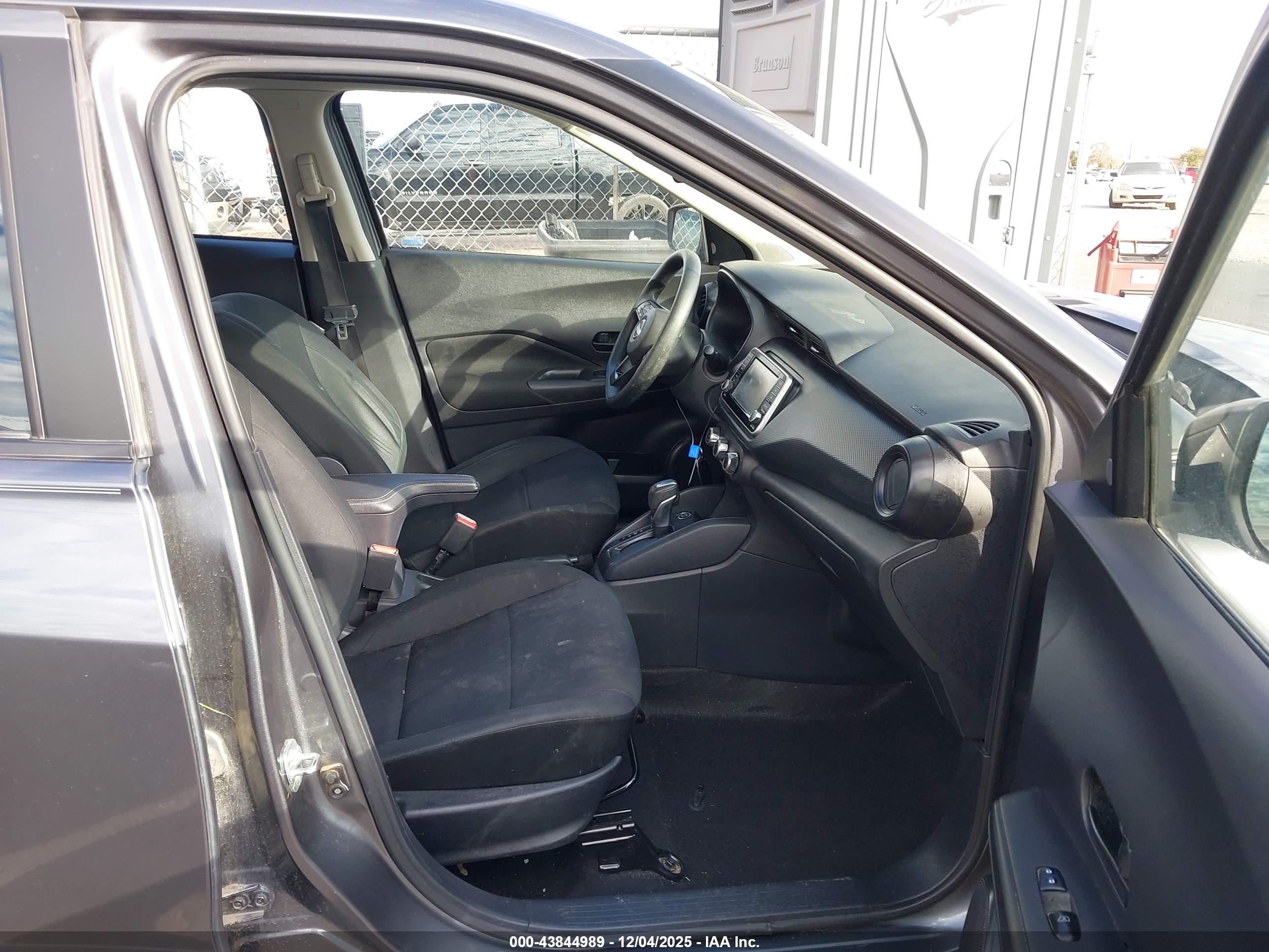 NISSAN KICKS image 5