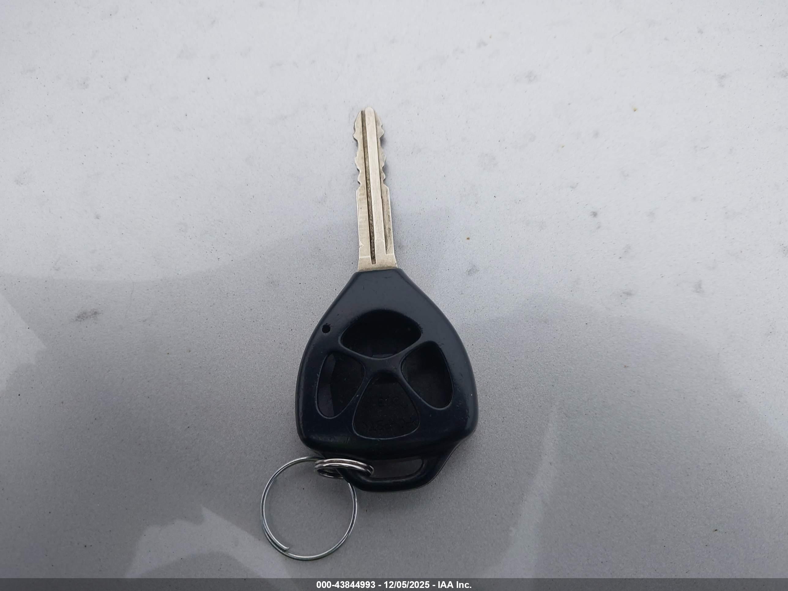 TOYOTA CAMRY image 11