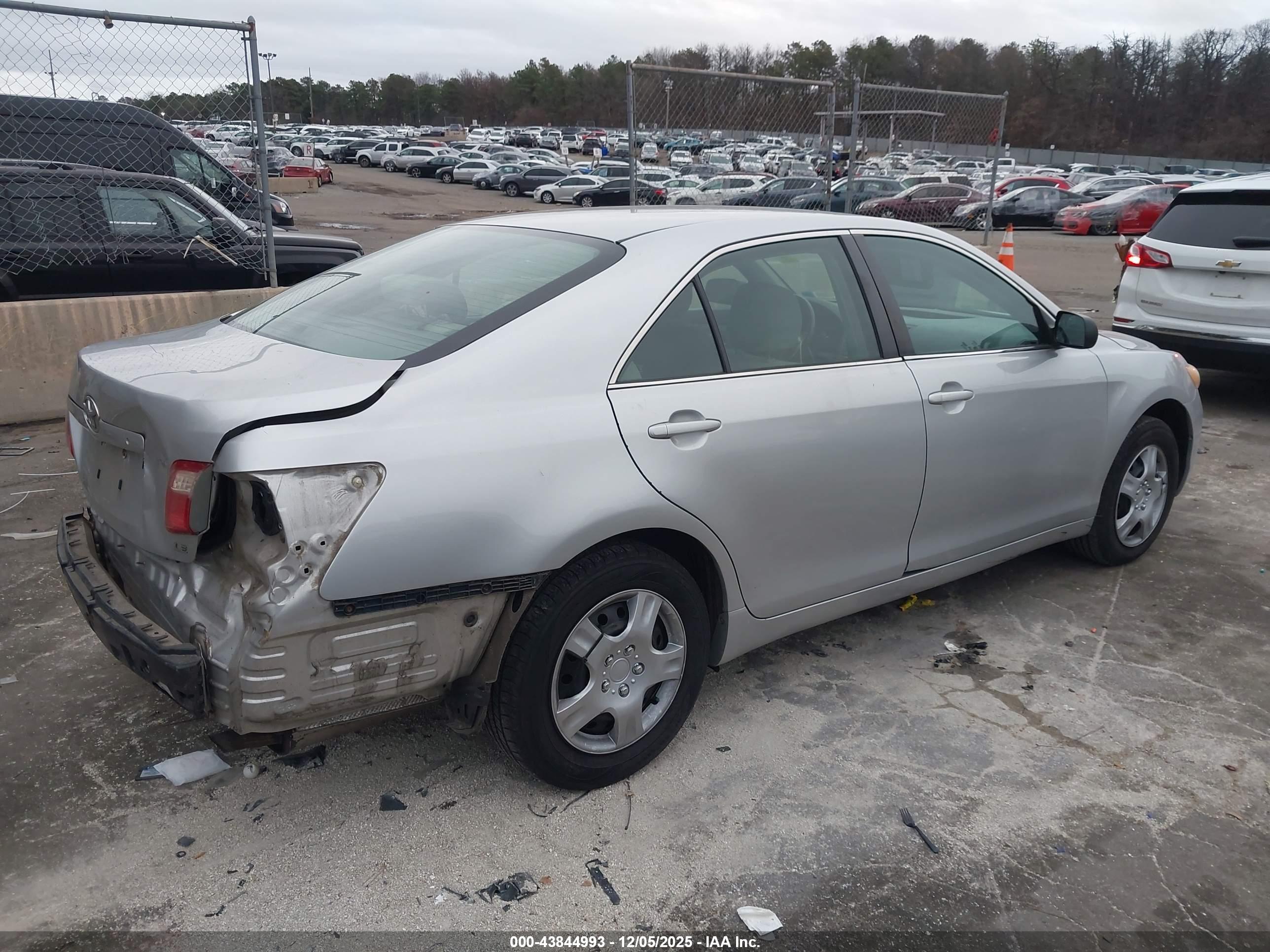 TOYOTA CAMRY image 4