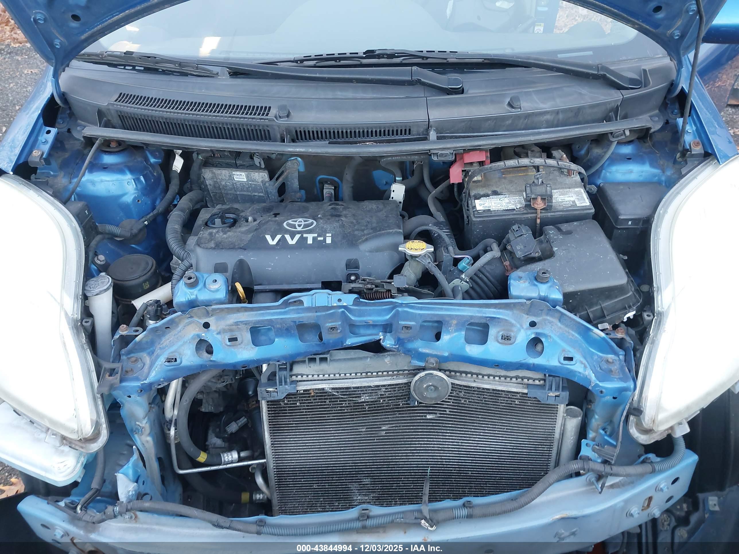 TOYOTA YARIS image 10