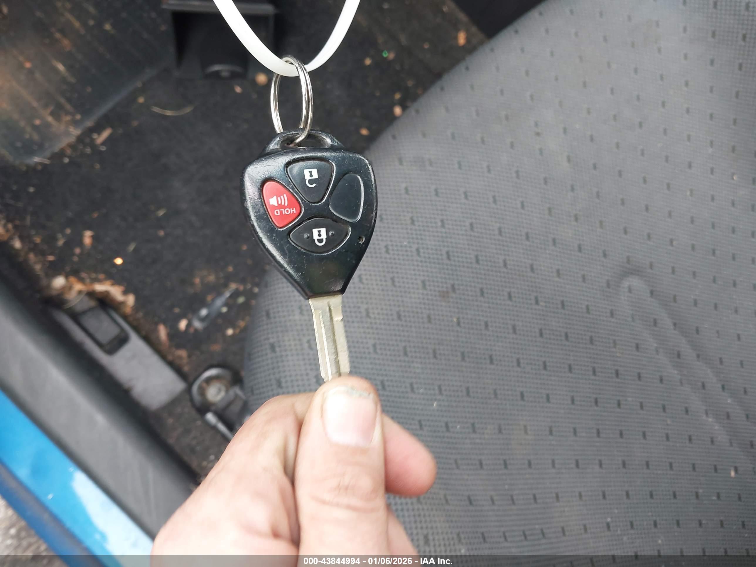 TOYOTA YARIS image 11