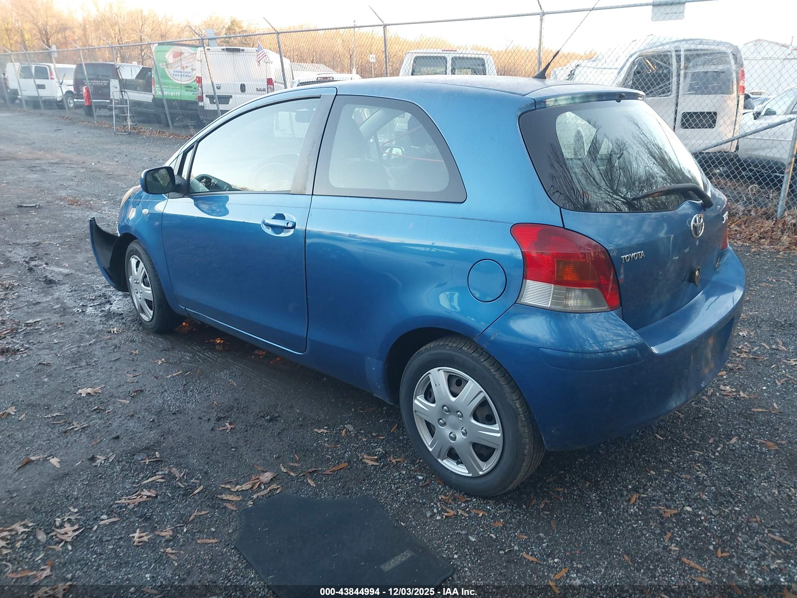 TOYOTA YARIS image 3