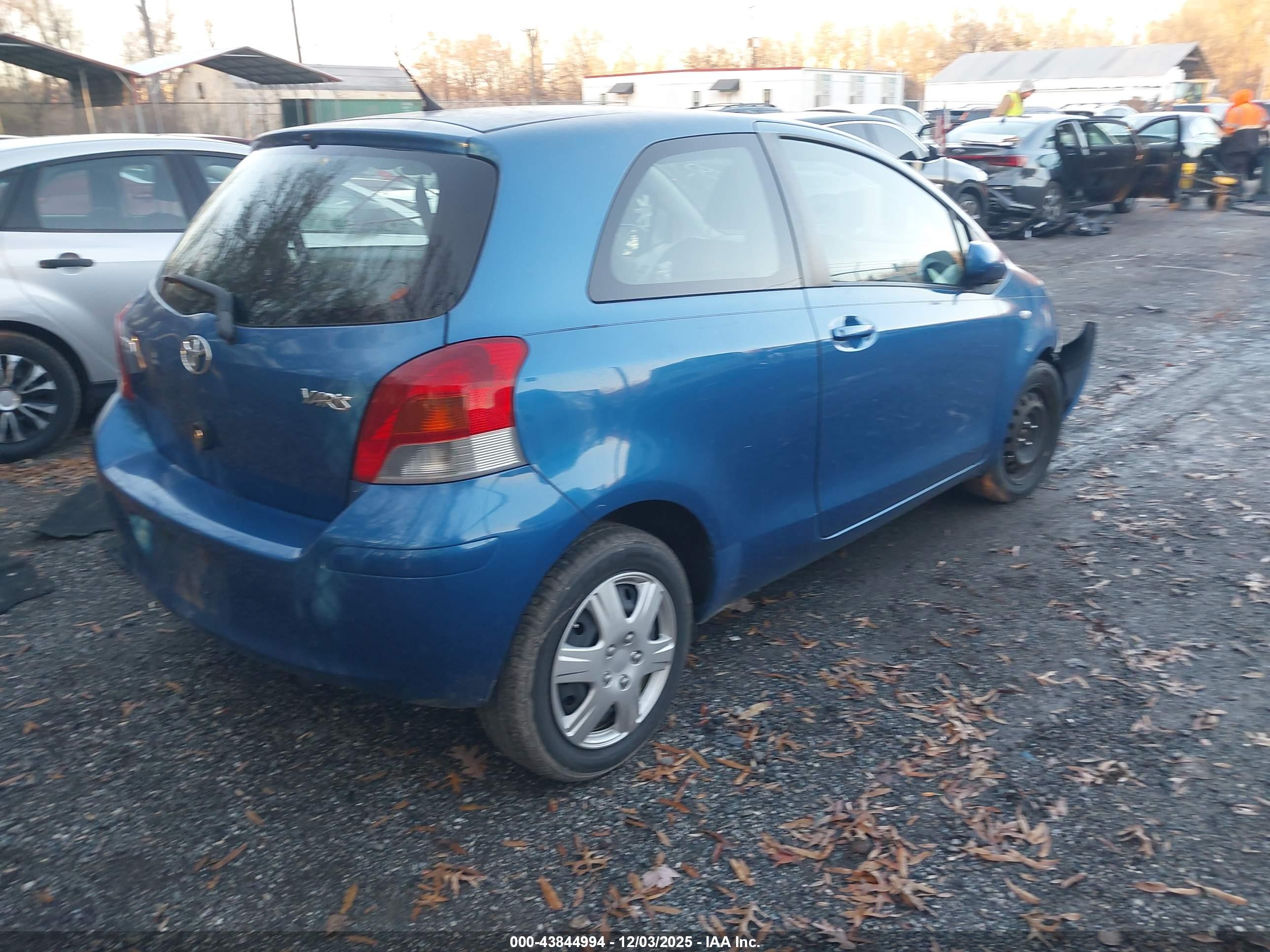 TOYOTA YARIS image 4