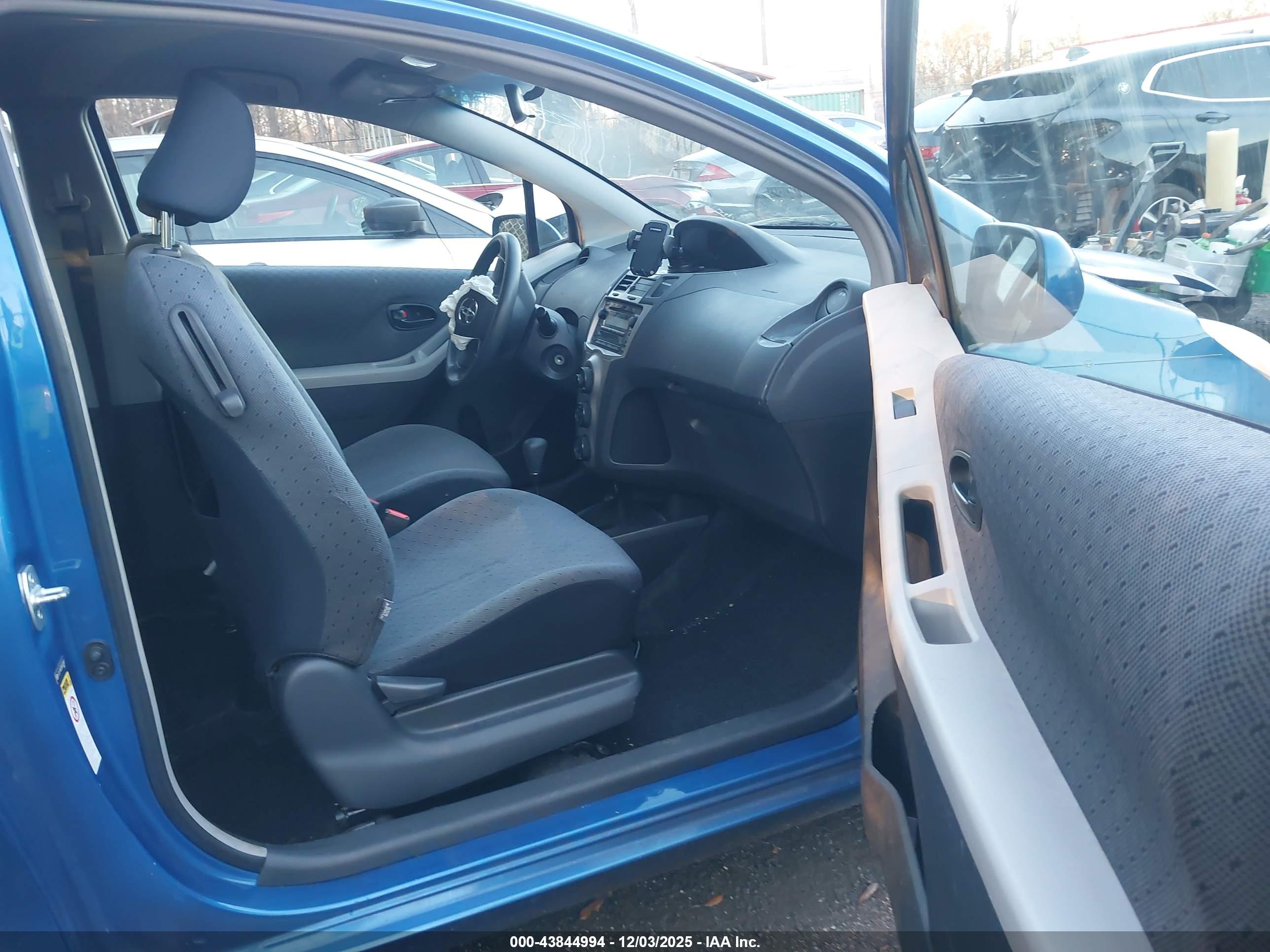 TOYOTA YARIS image 5