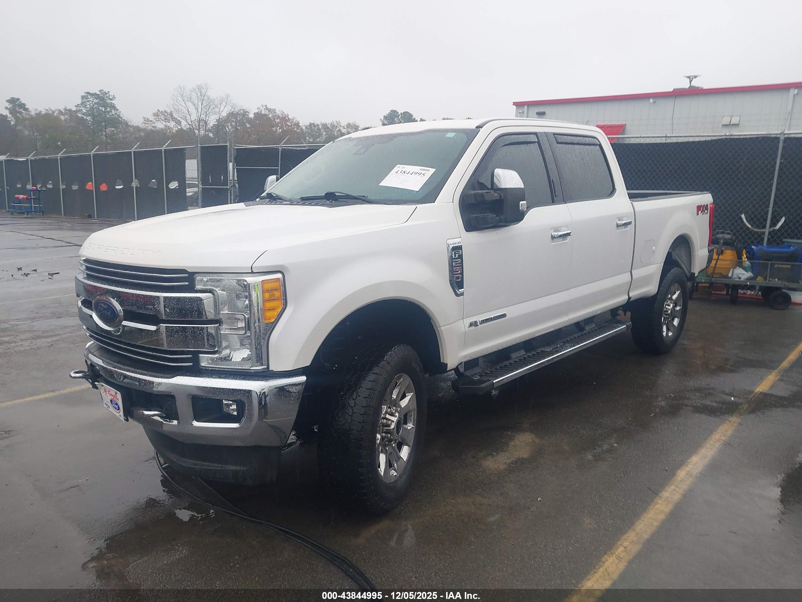 FORD F-250 image 2