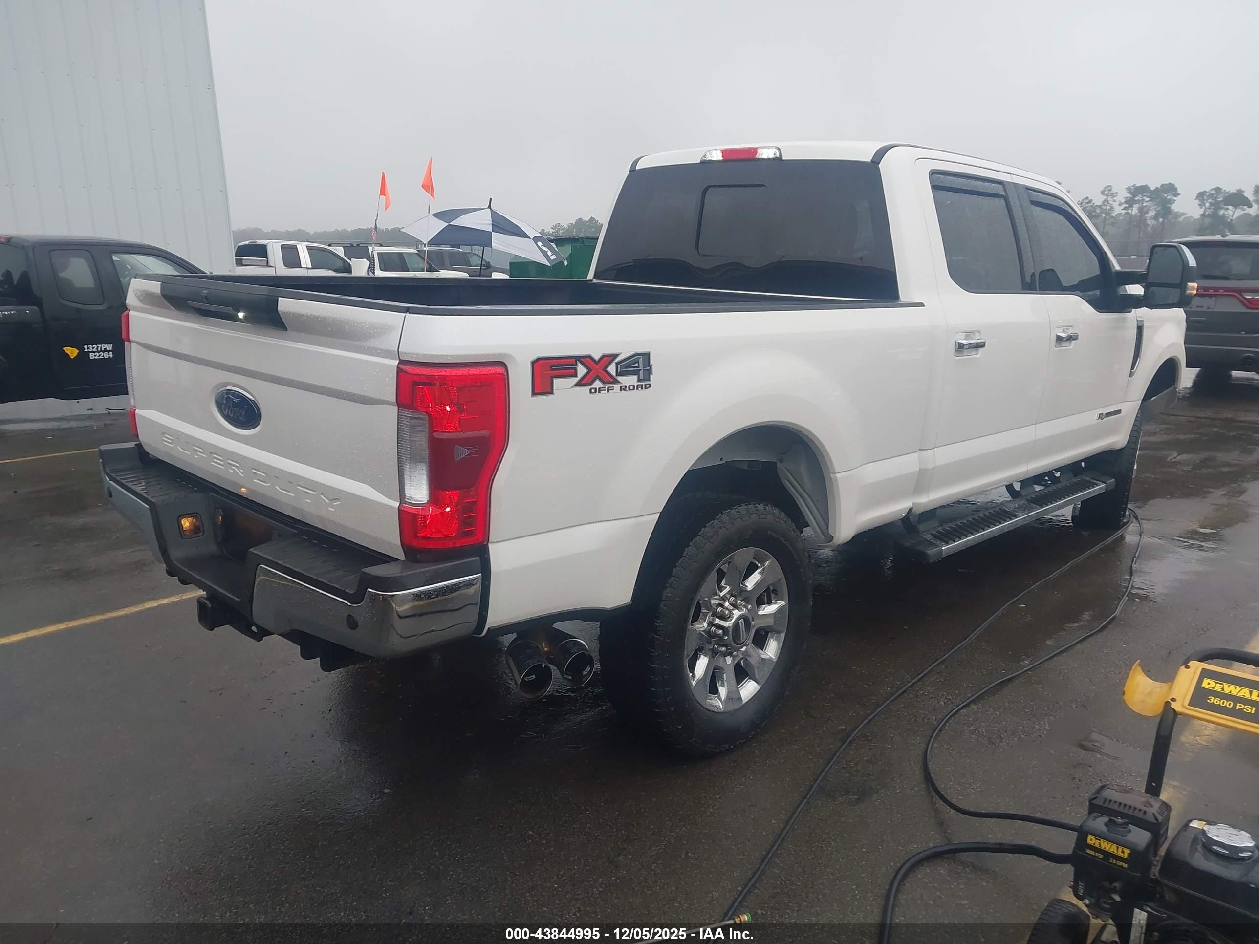 FORD F-250 image 4