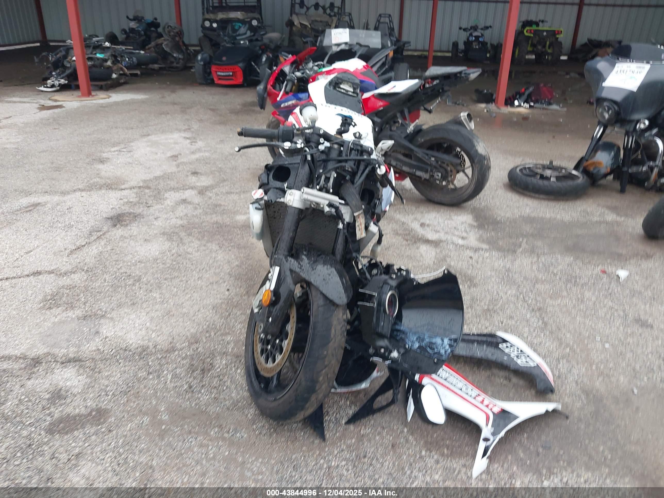 SUZUKI GSX-R600 image 5