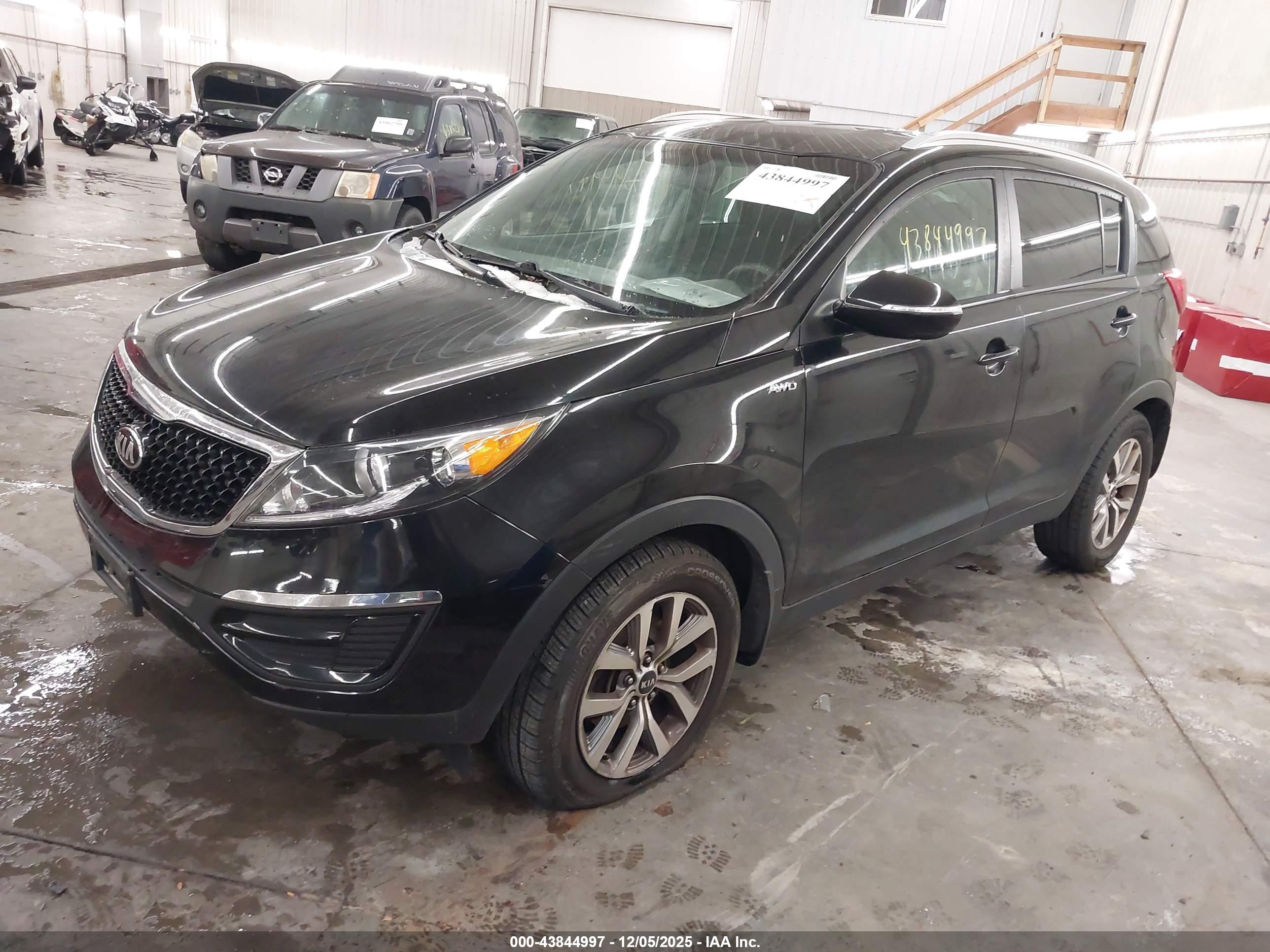 KIA SPORTAGE image 2