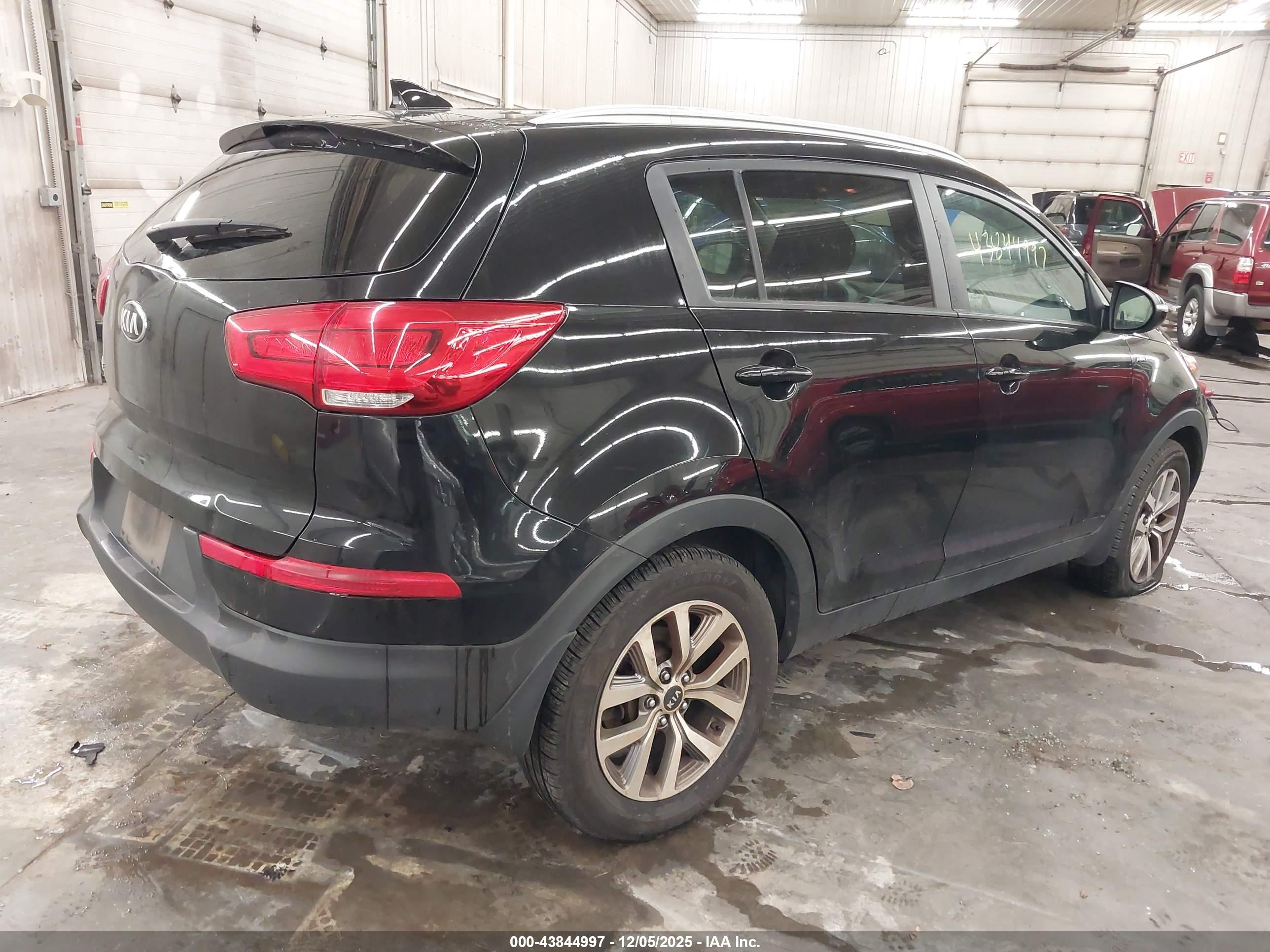 KIA SPORTAGE image 4