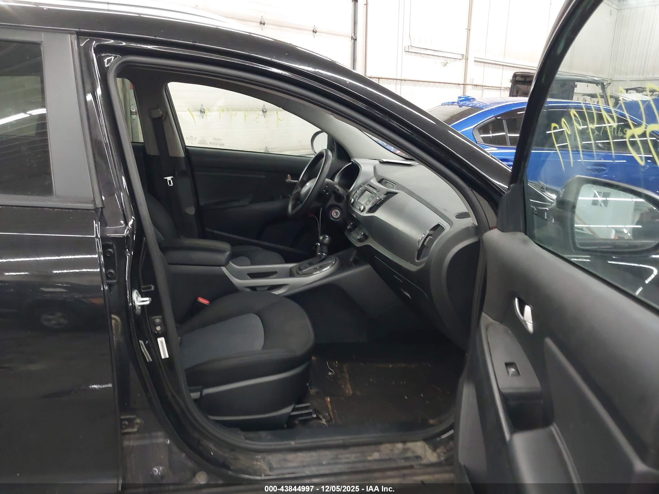 KIA SPORTAGE image 5