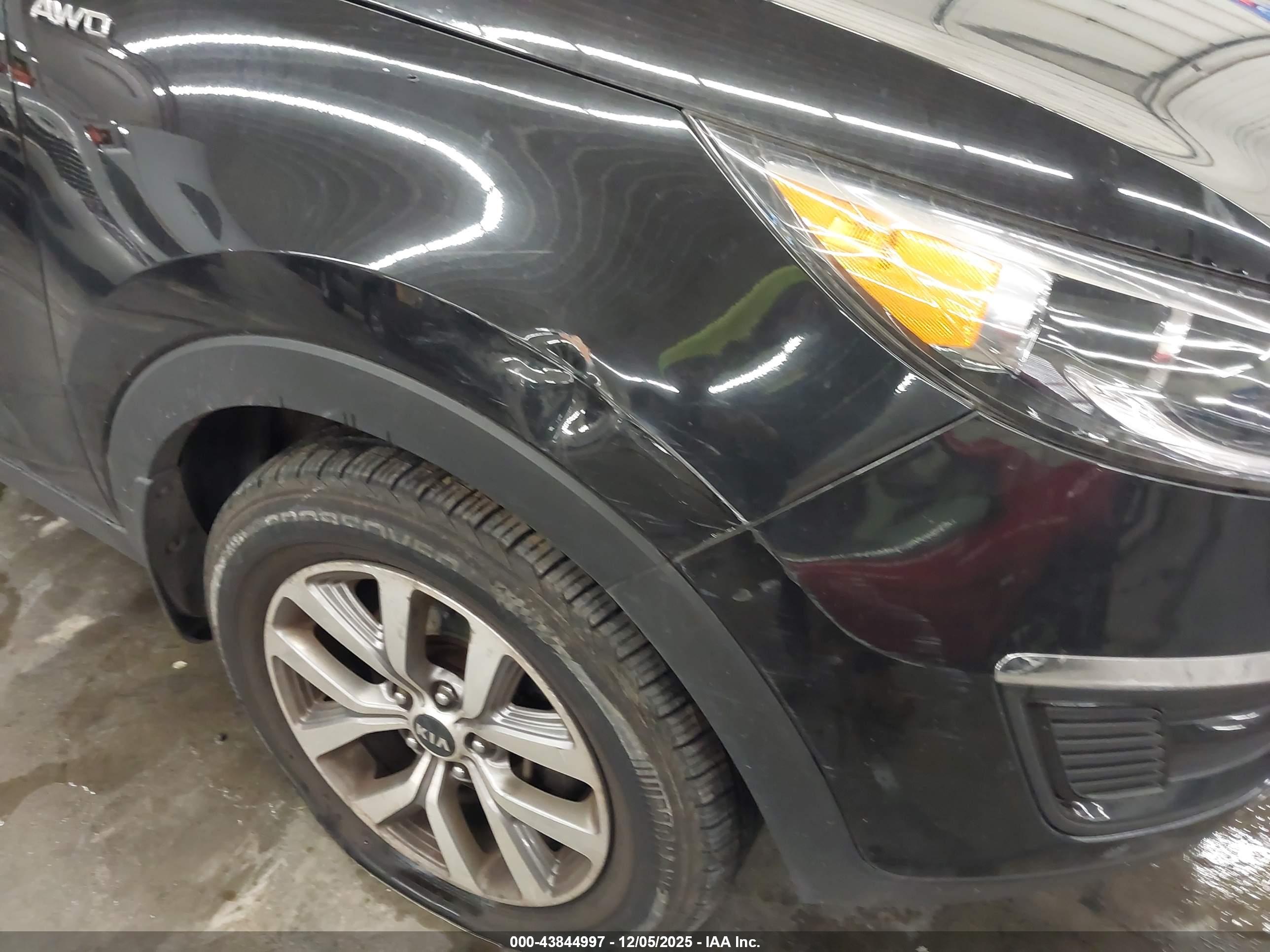 KIA SPORTAGE image 6