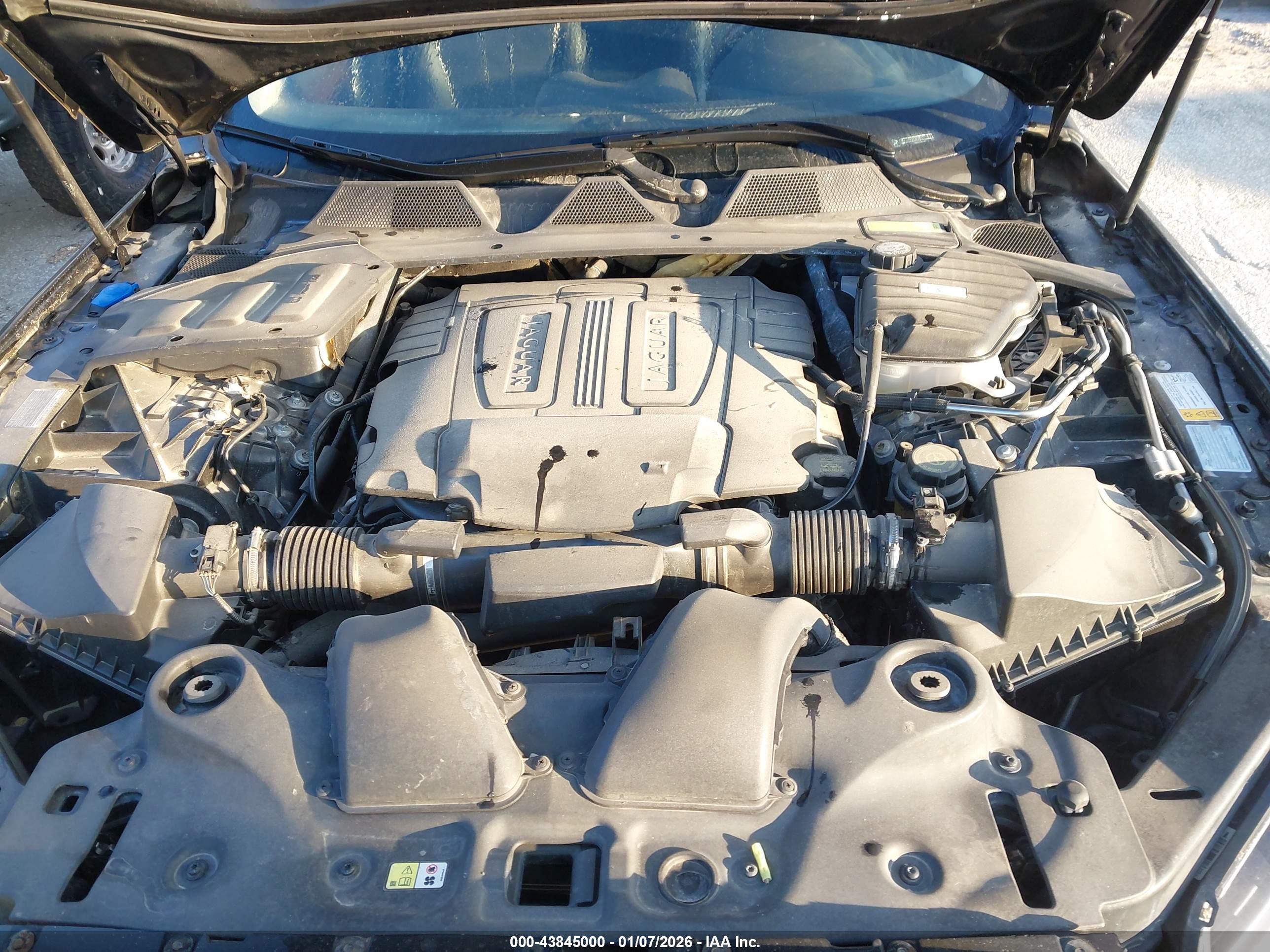 JAGUAR XJ image 10