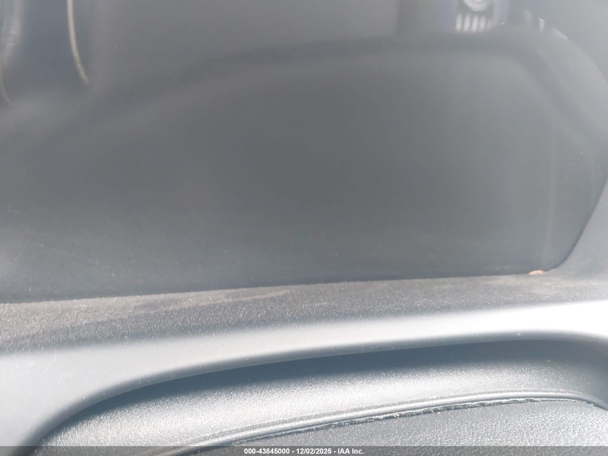 JAGUAR XJ image 7