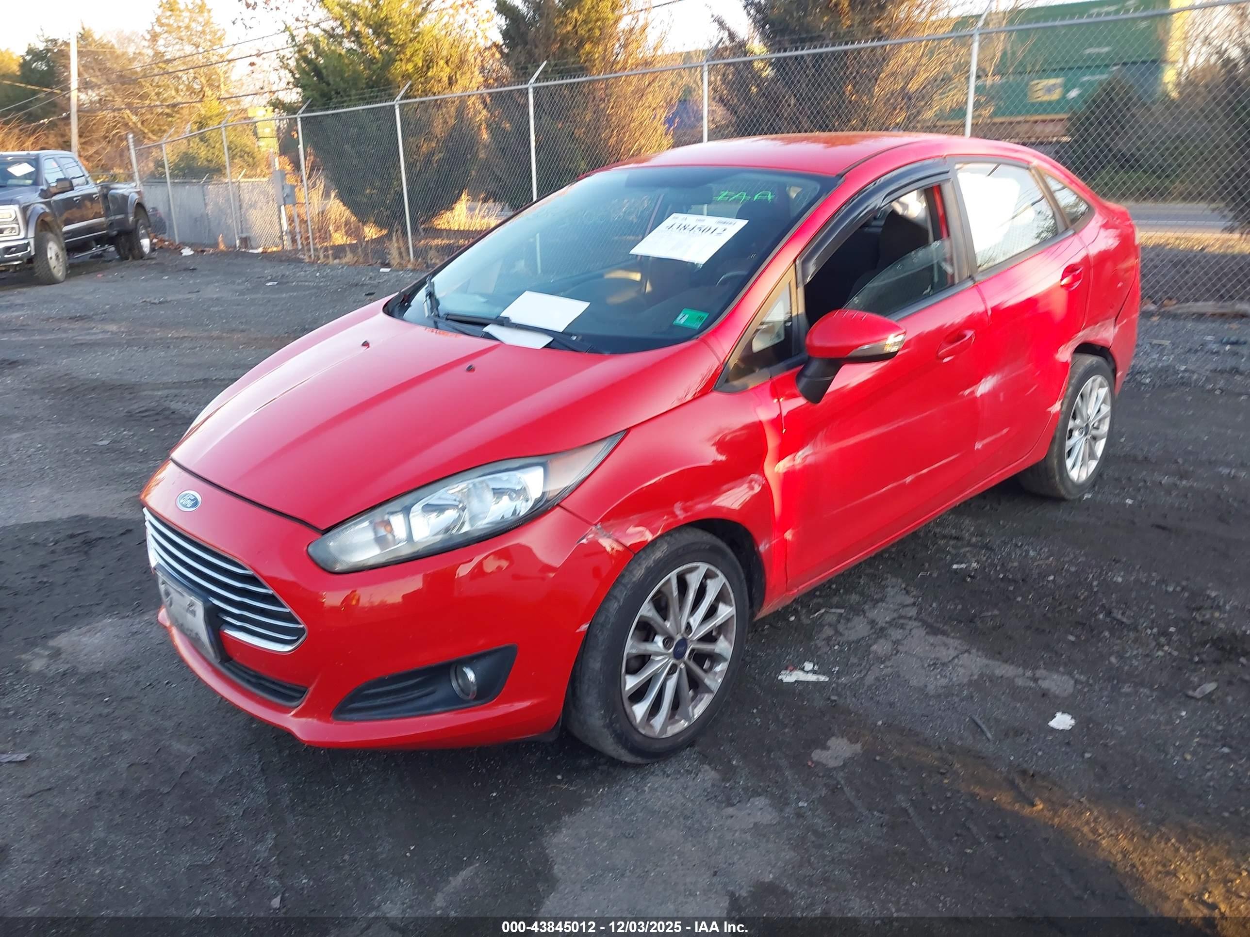 FORD FIESTA image 2