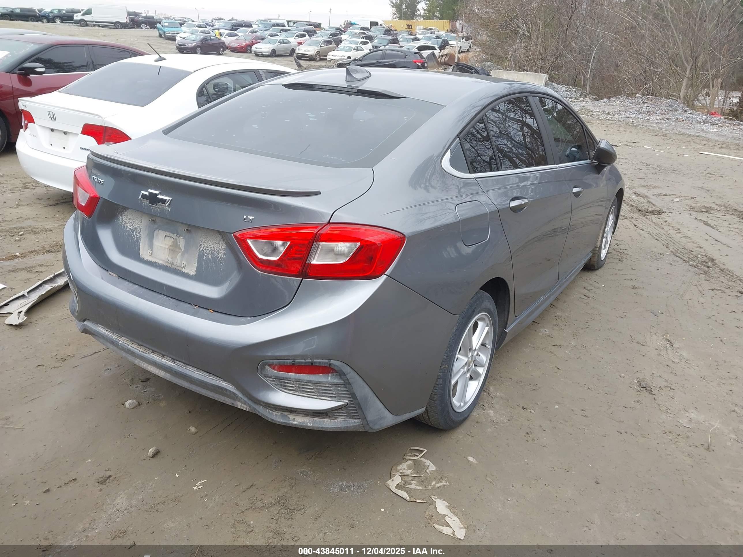 CHEVROLET CRUZE image 4