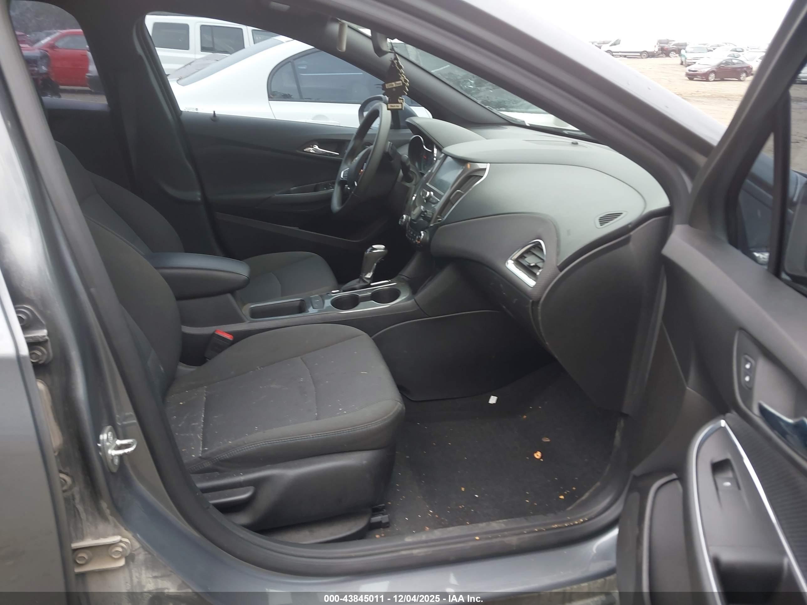 CHEVROLET CRUZE image 5