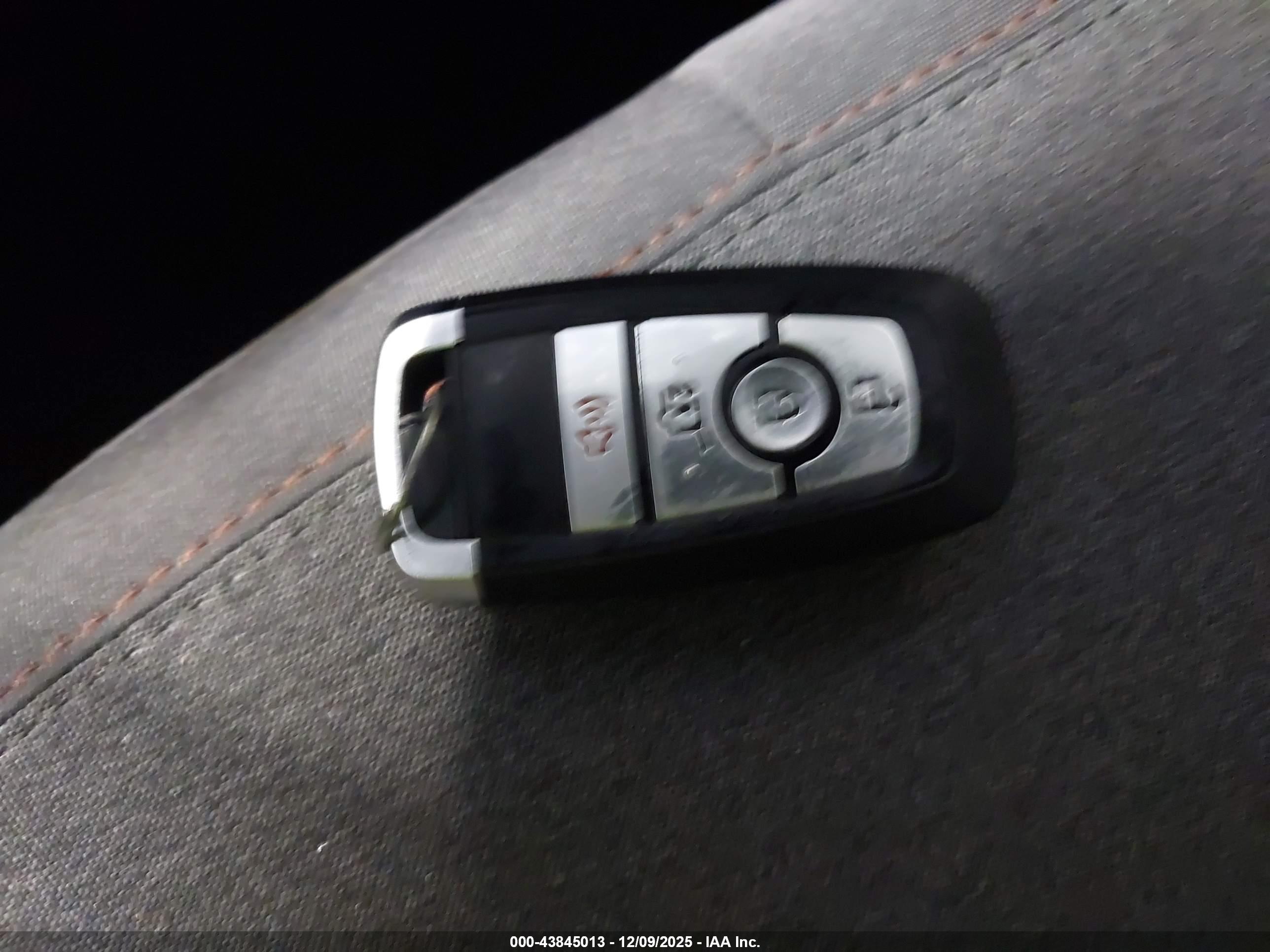 FORD EXPLORER image 11