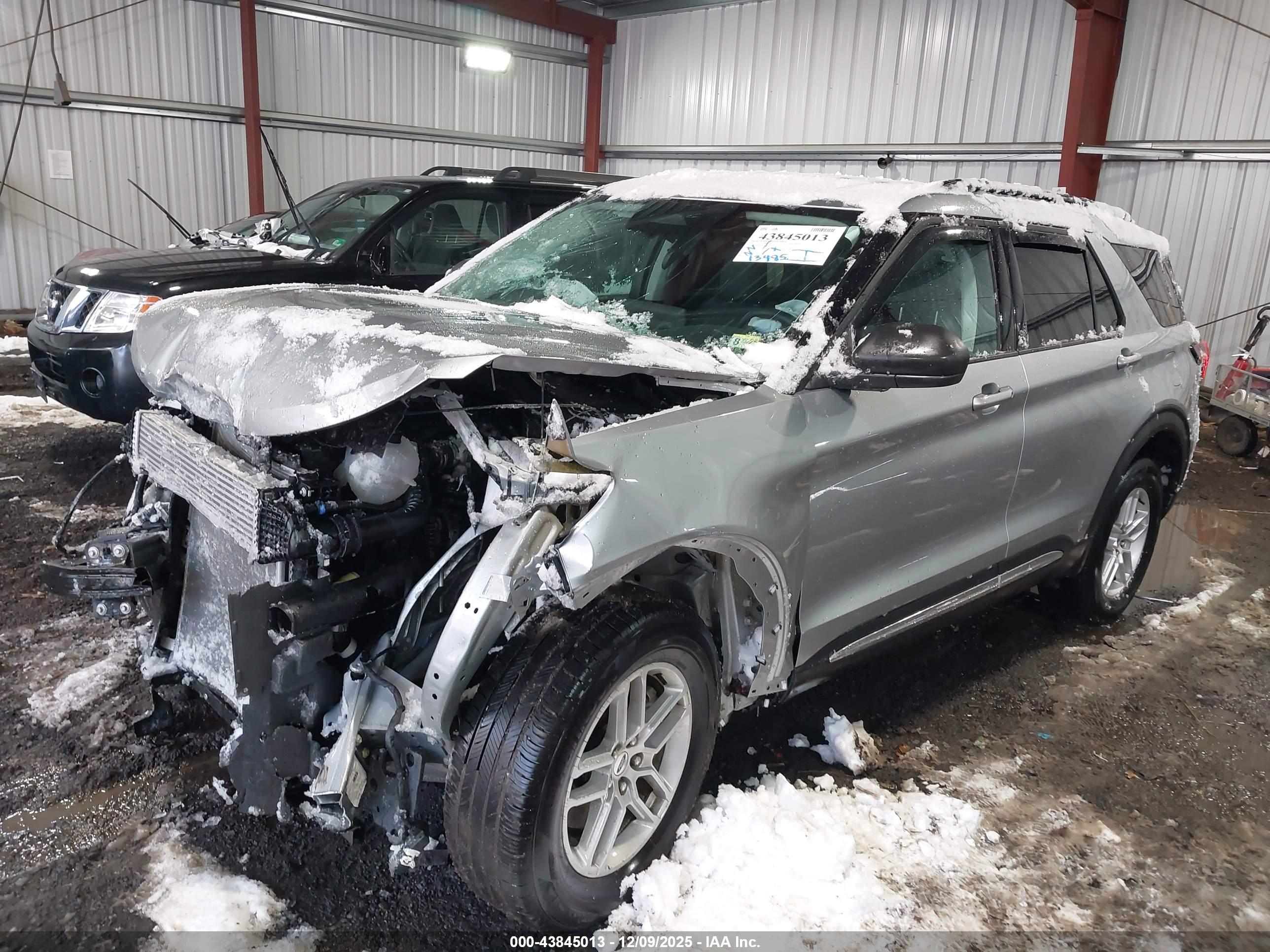 FORD EXPLORER image 2