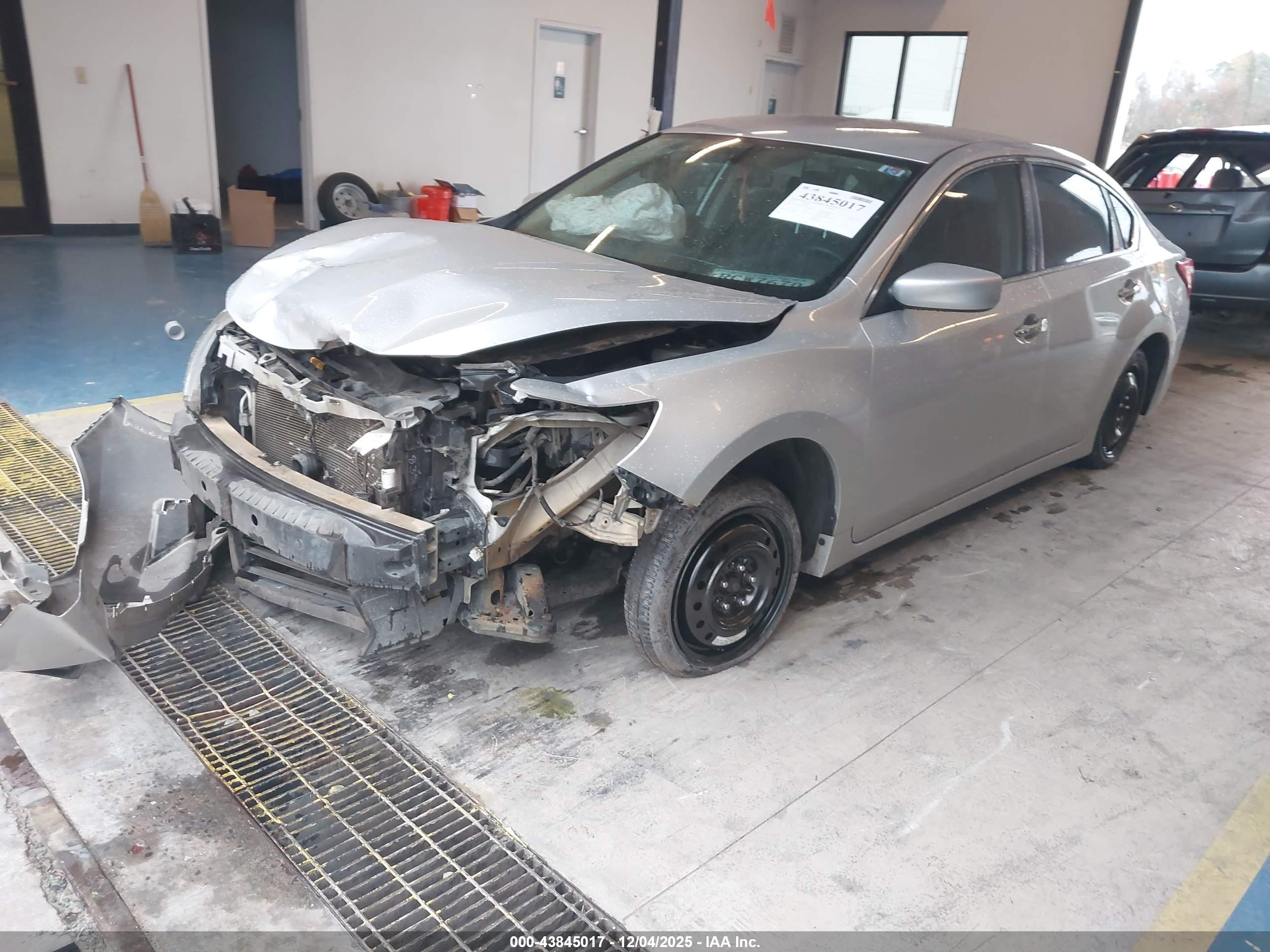 NISSAN ALTIMA image 2