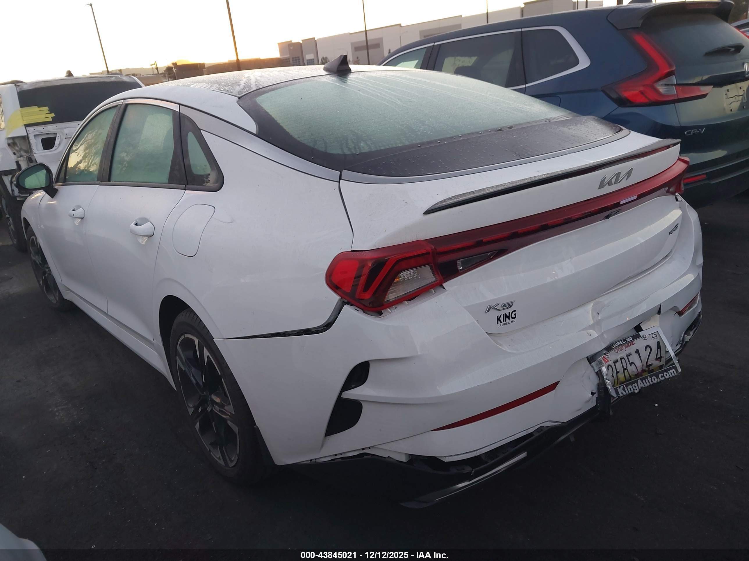 KIA K5 image 3