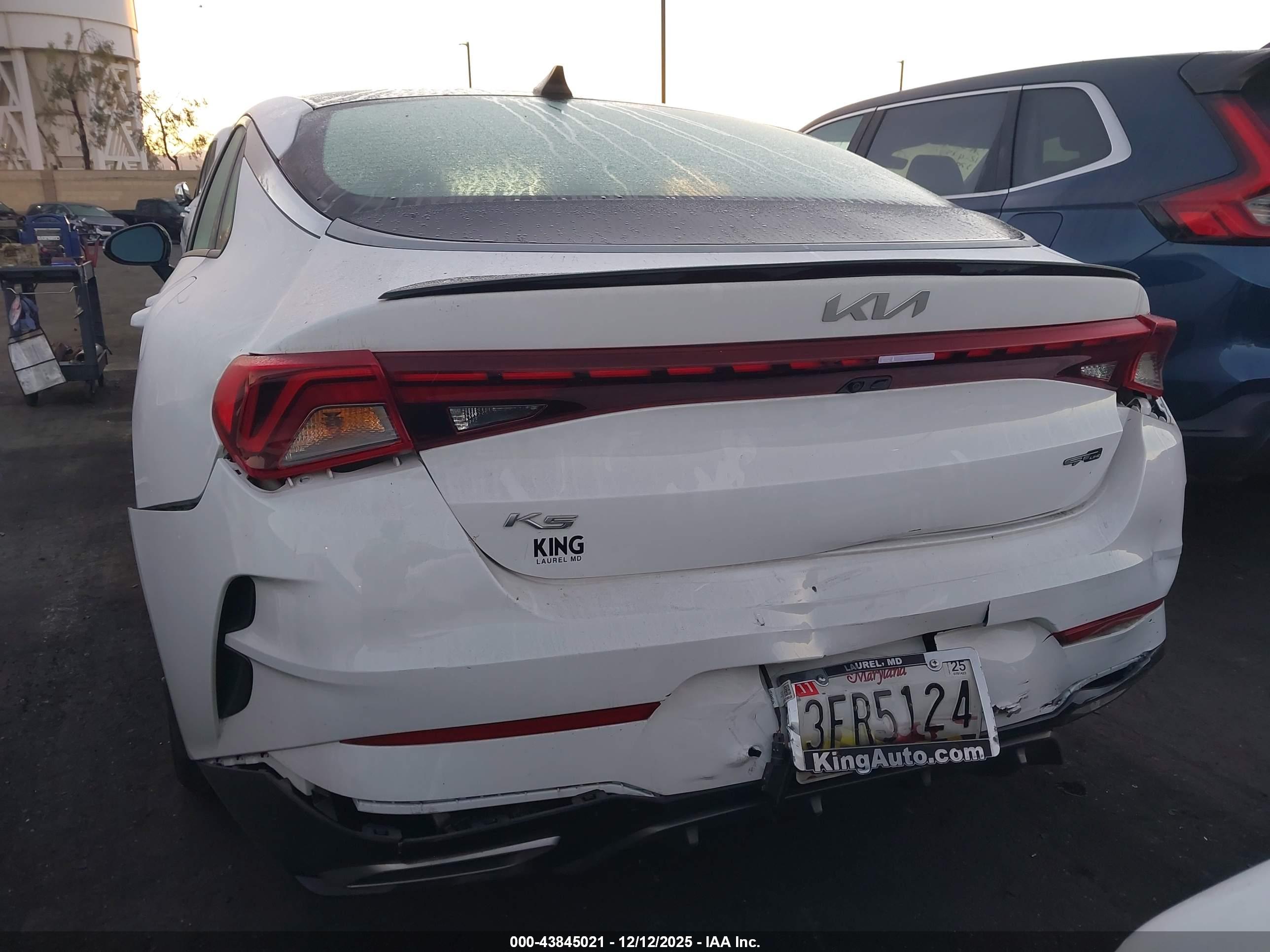 KIA K5 image 6