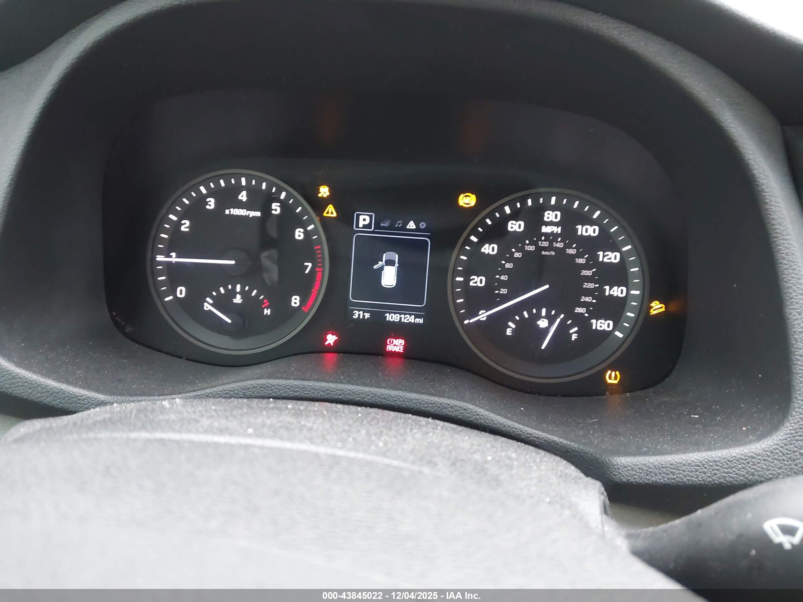 HYUNDAI TUCSON image 7
