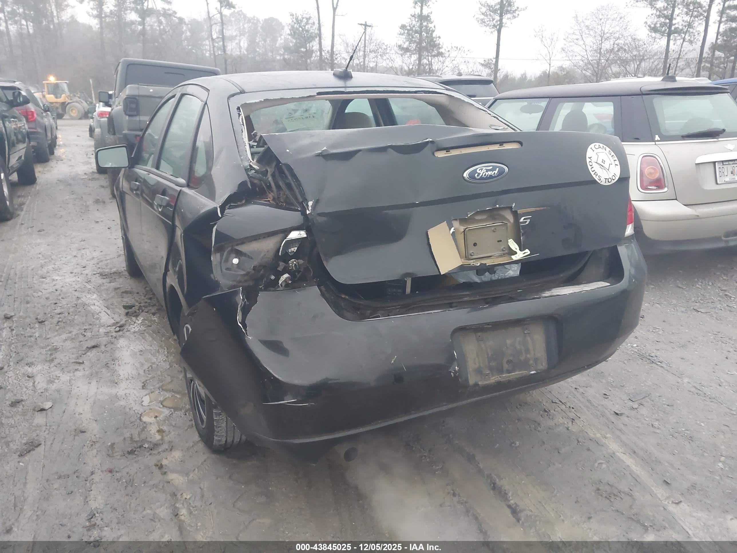 FORD FOCUS image 3
