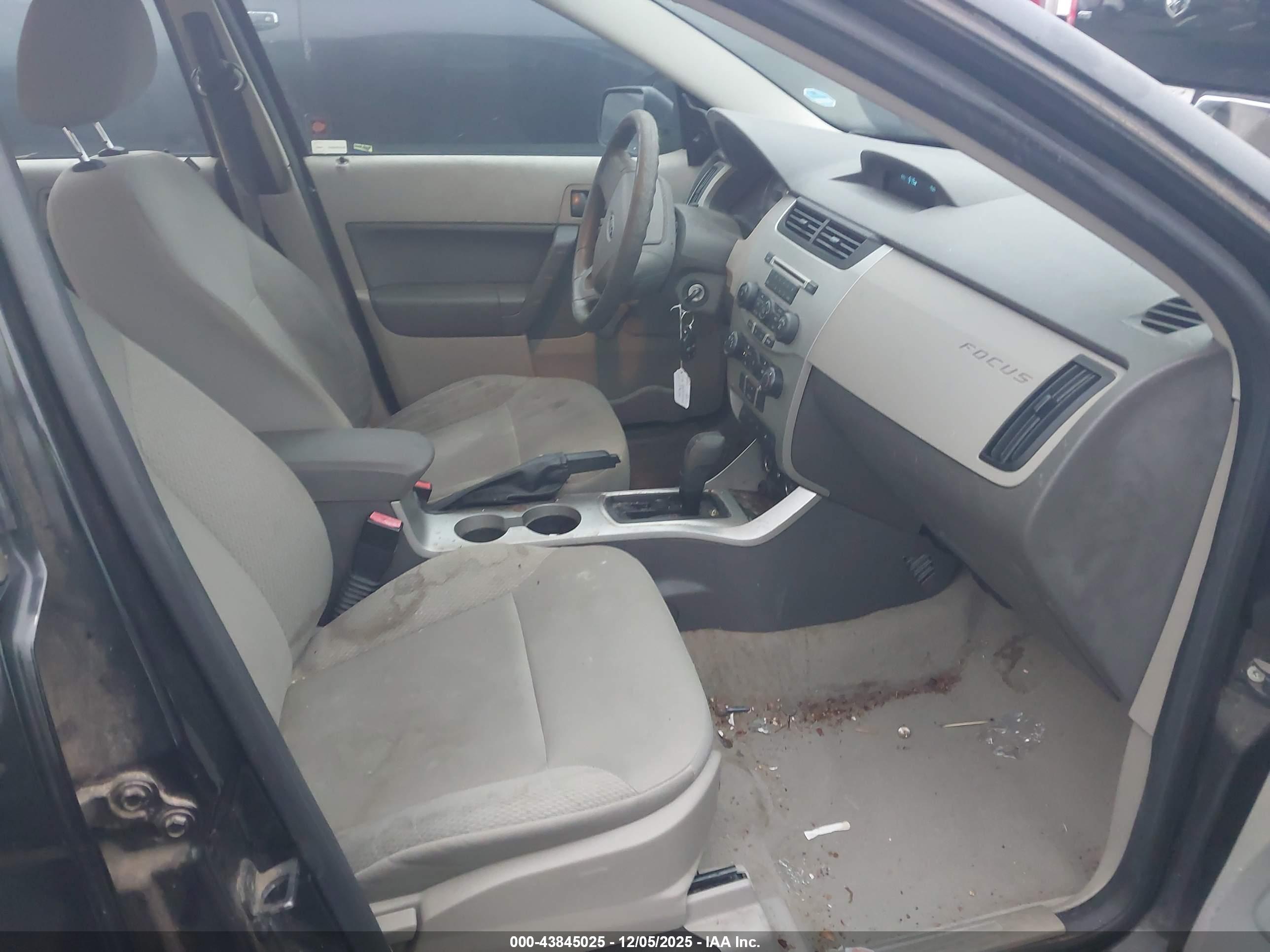FORD FOCUS image 5