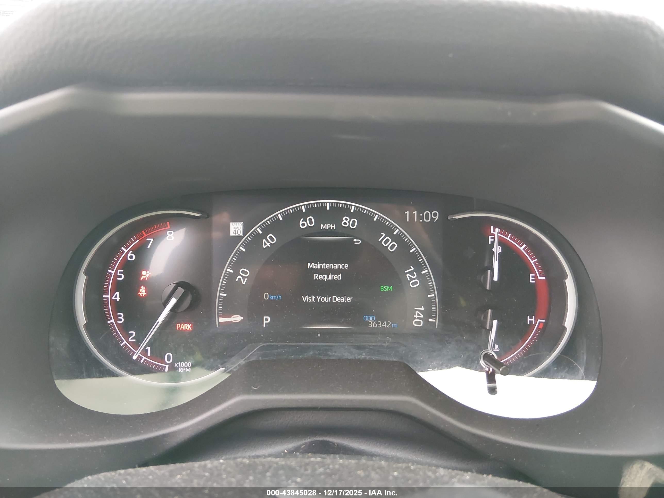 TOYOTA RAV4 image 7