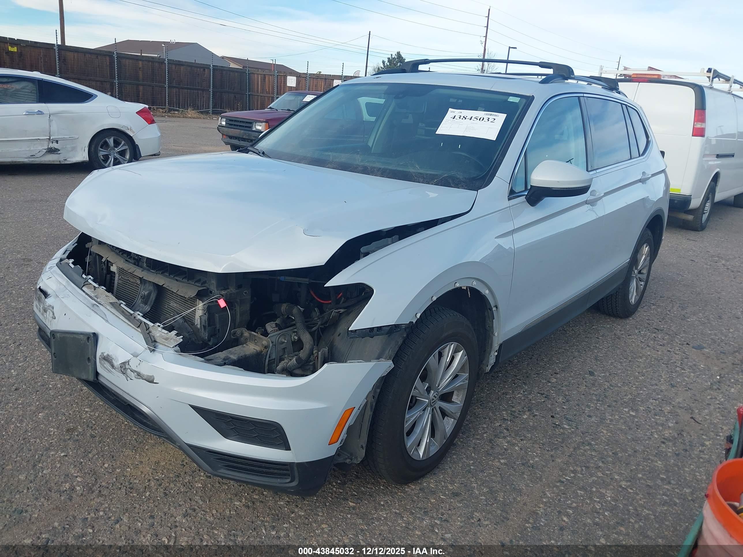 VOLKSWAGEN TIGUAN image 2