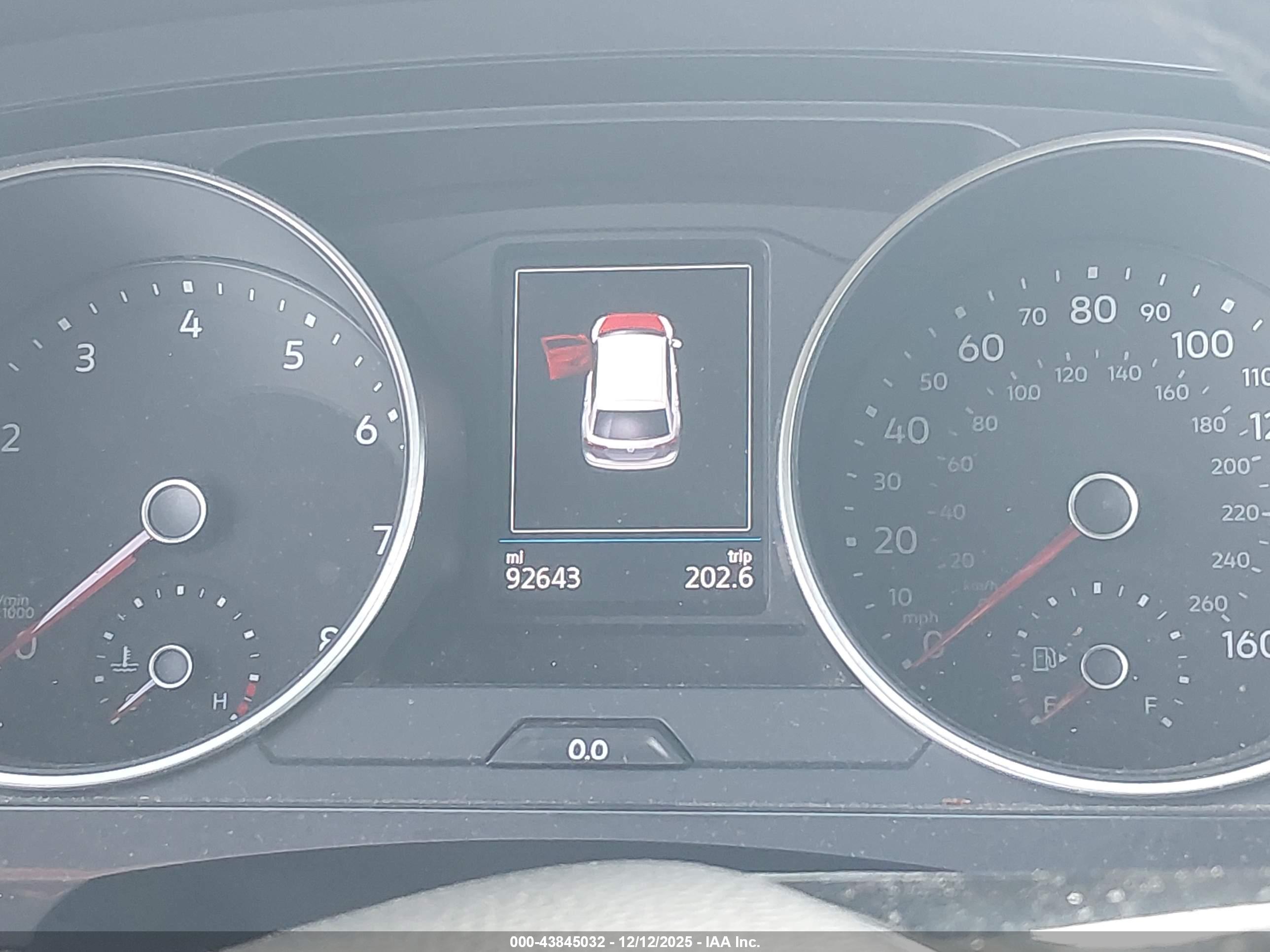 VOLKSWAGEN TIGUAN image 7