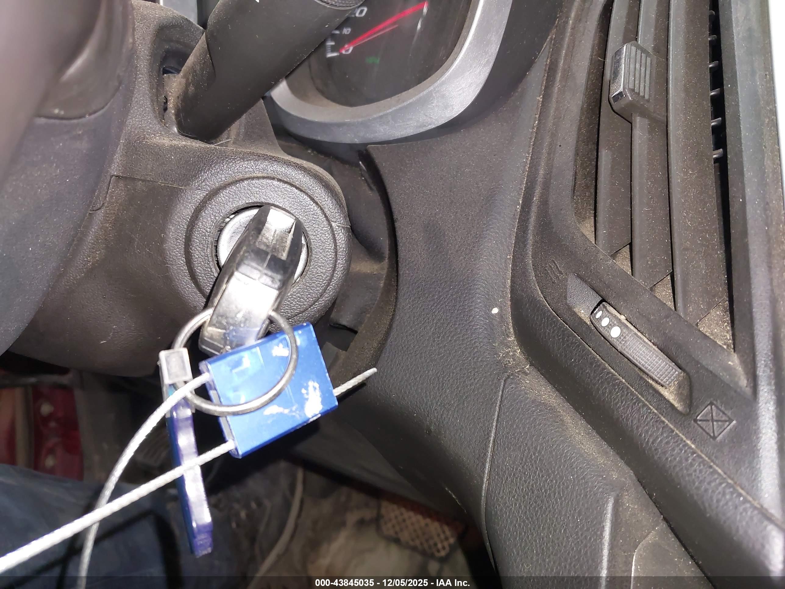 CHEVROLET EQUINOX image 11