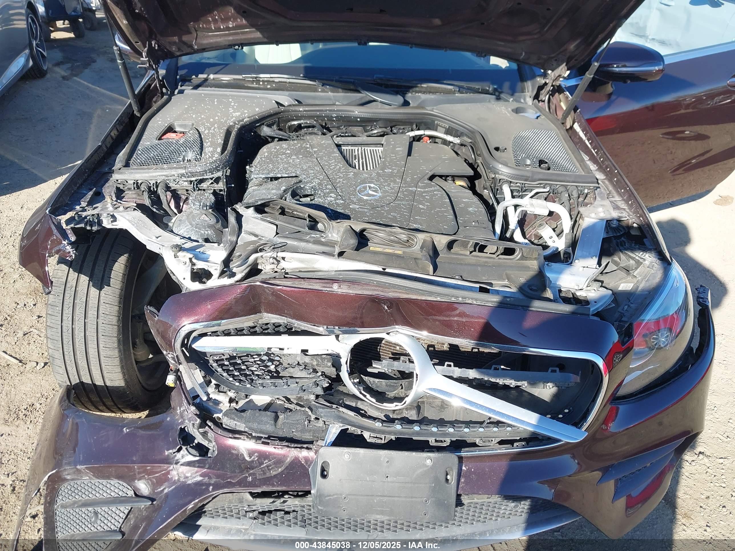 MERCEDES-BENZ E image 10