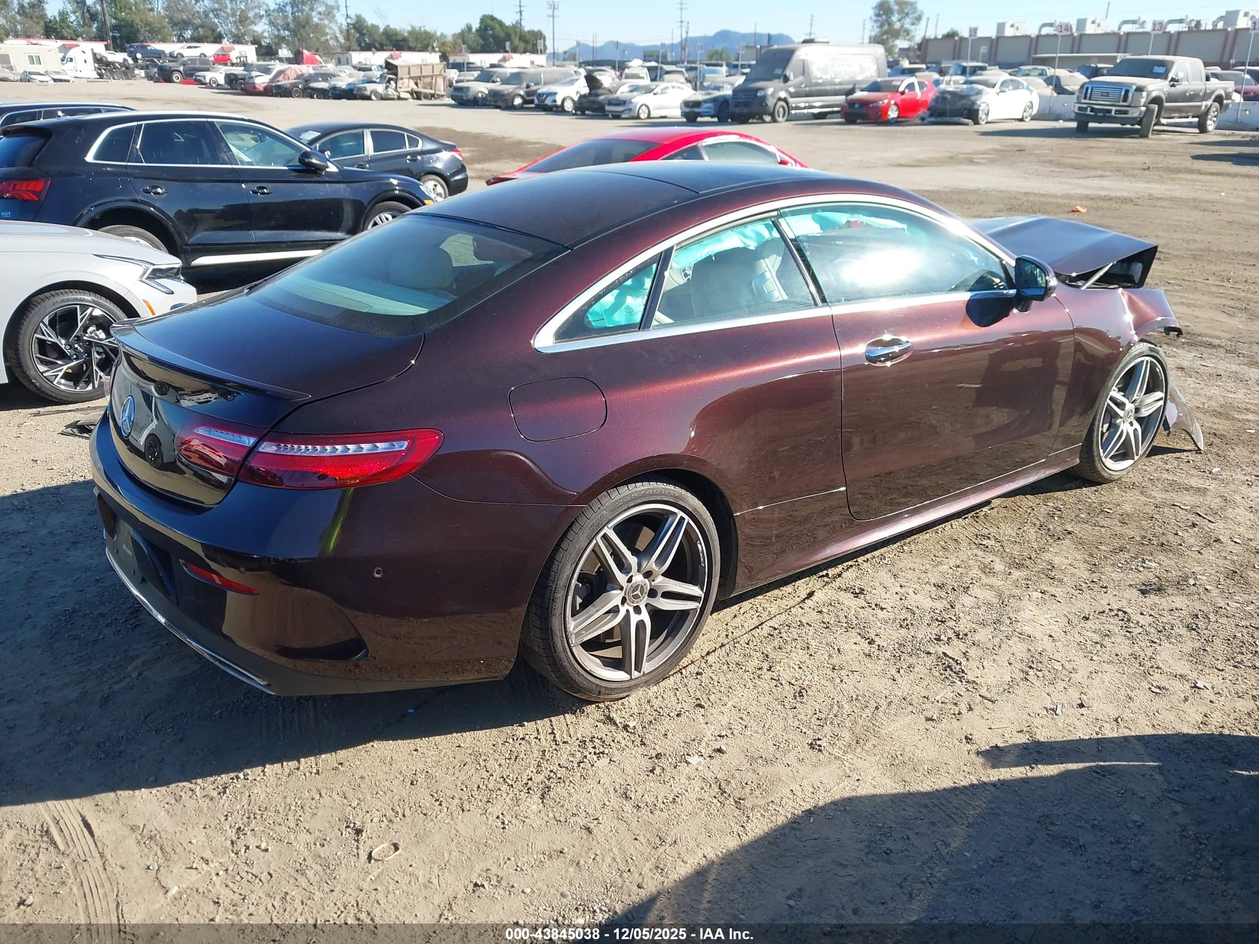 MERCEDES-BENZ E image 4