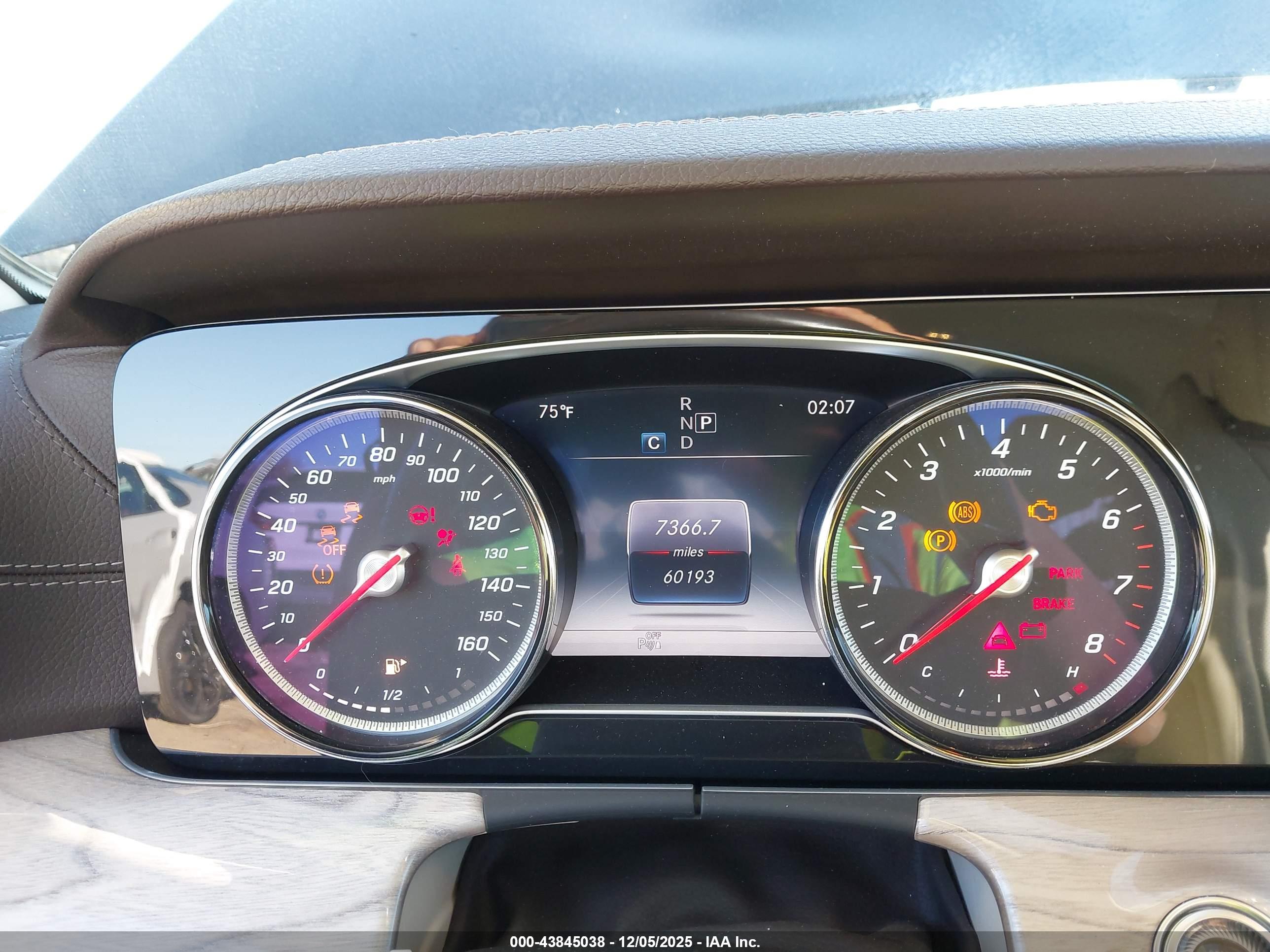 MERCEDES-BENZ E image 7
