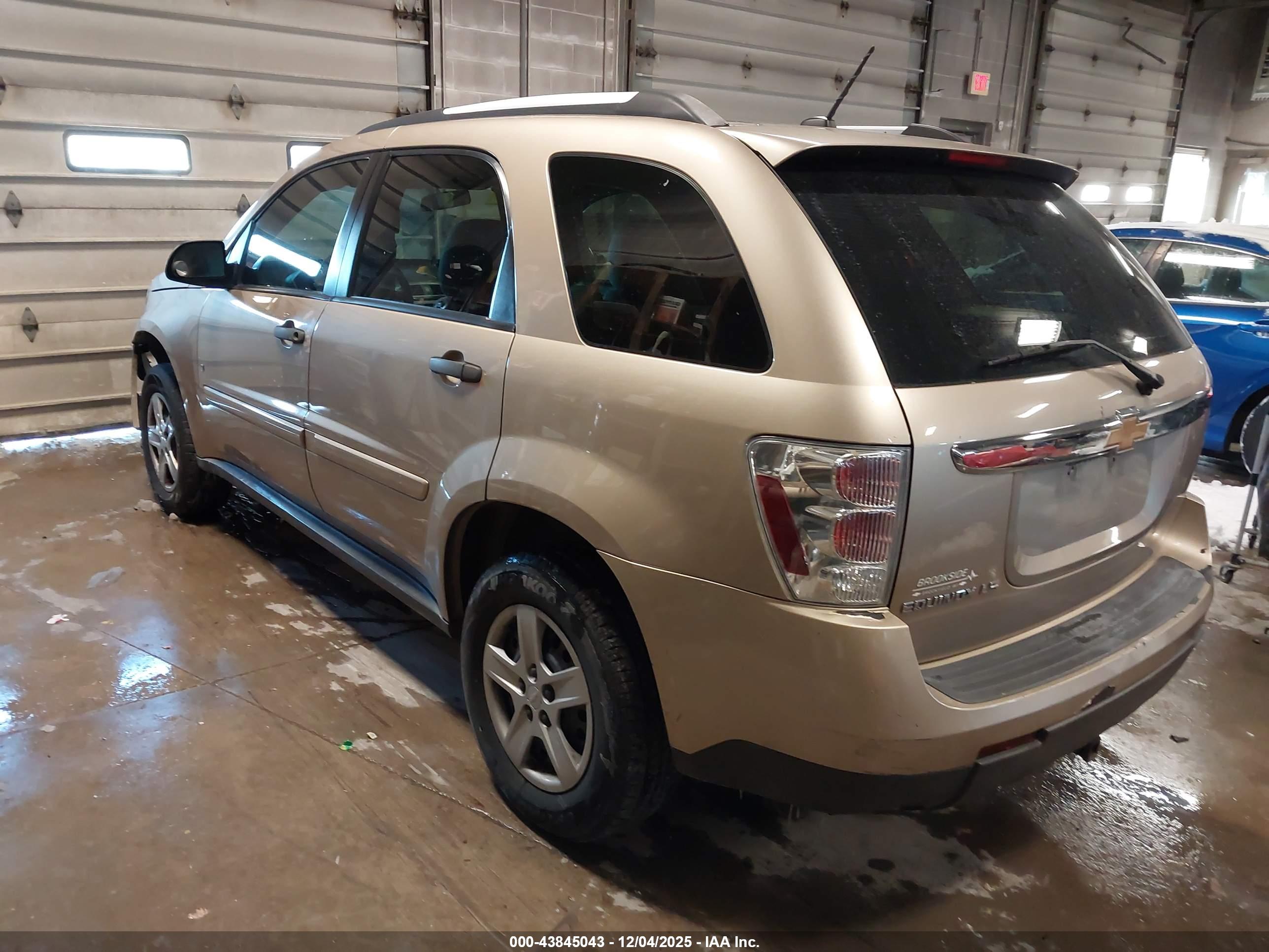 CHEVROLET EQUINOX image 3