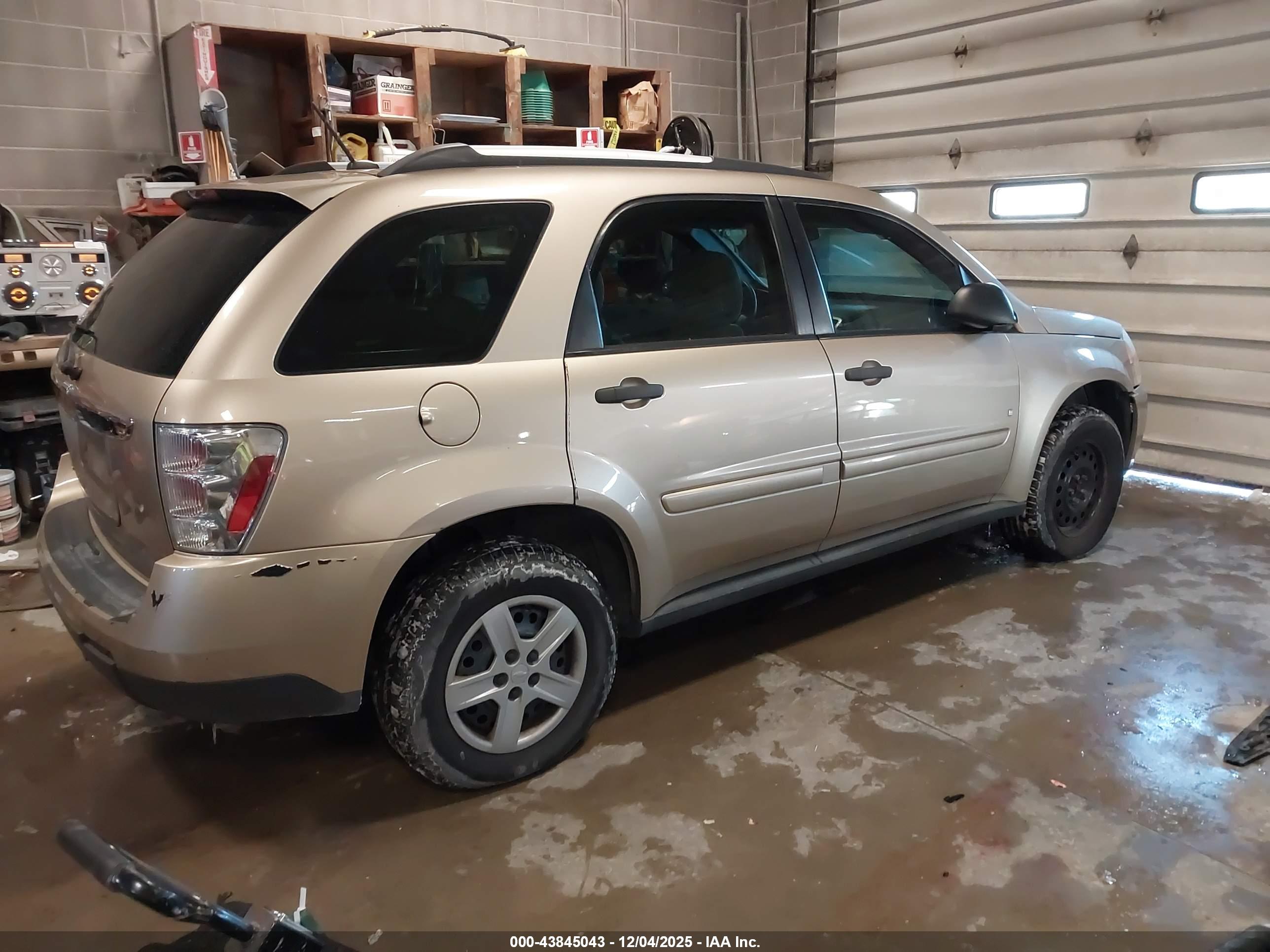 CHEVROLET EQUINOX image 4