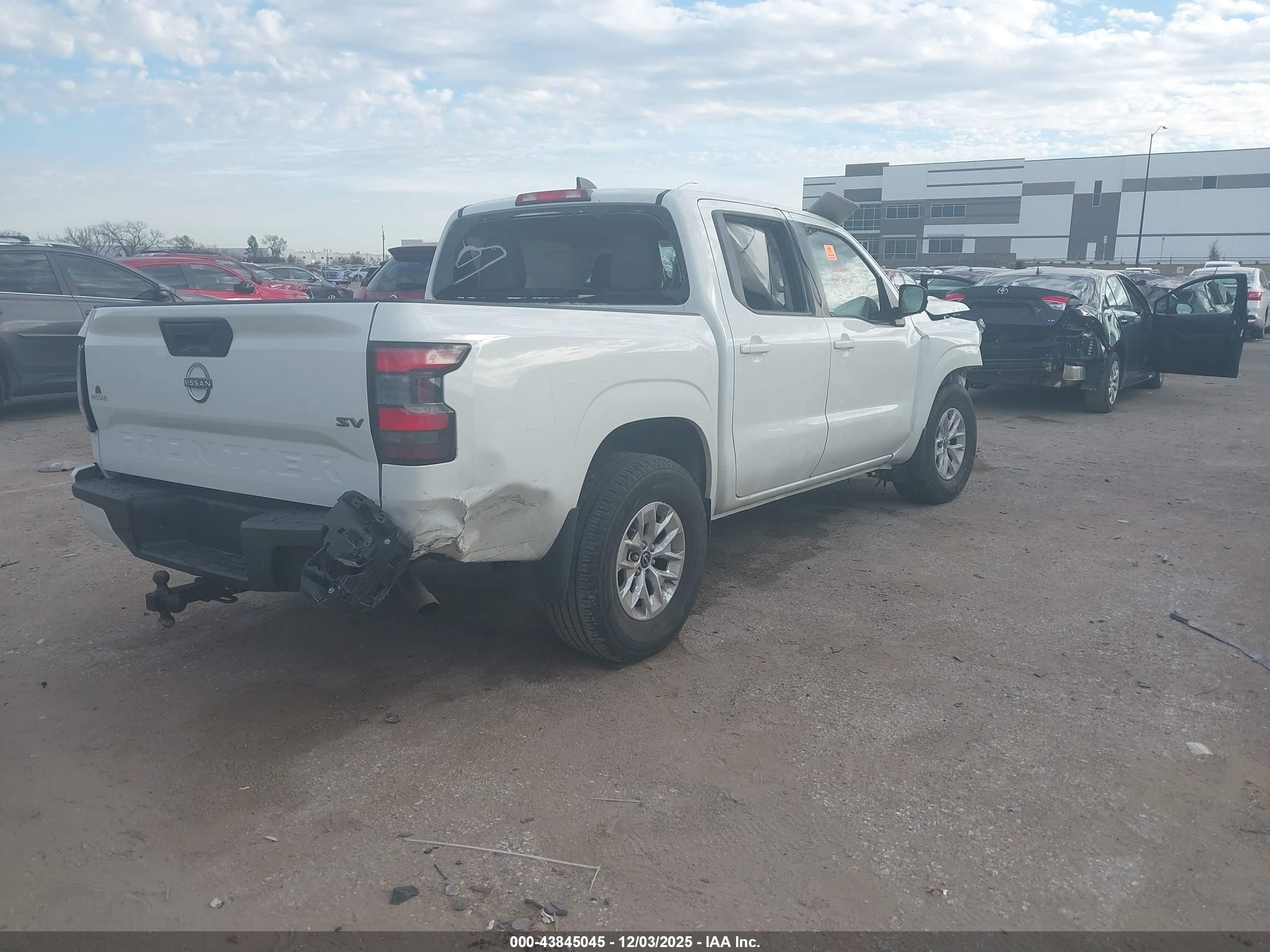 NISSAN FRONTIER image 4