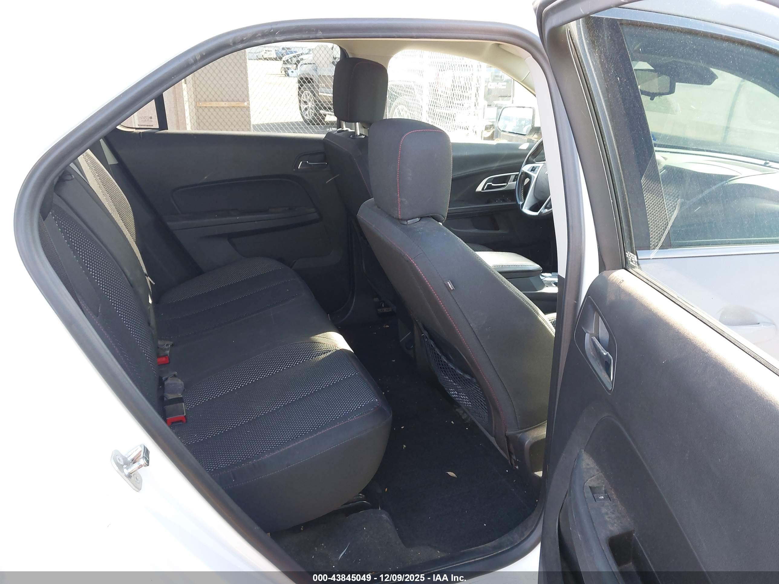 CHEVROLET EQUINOX image 8