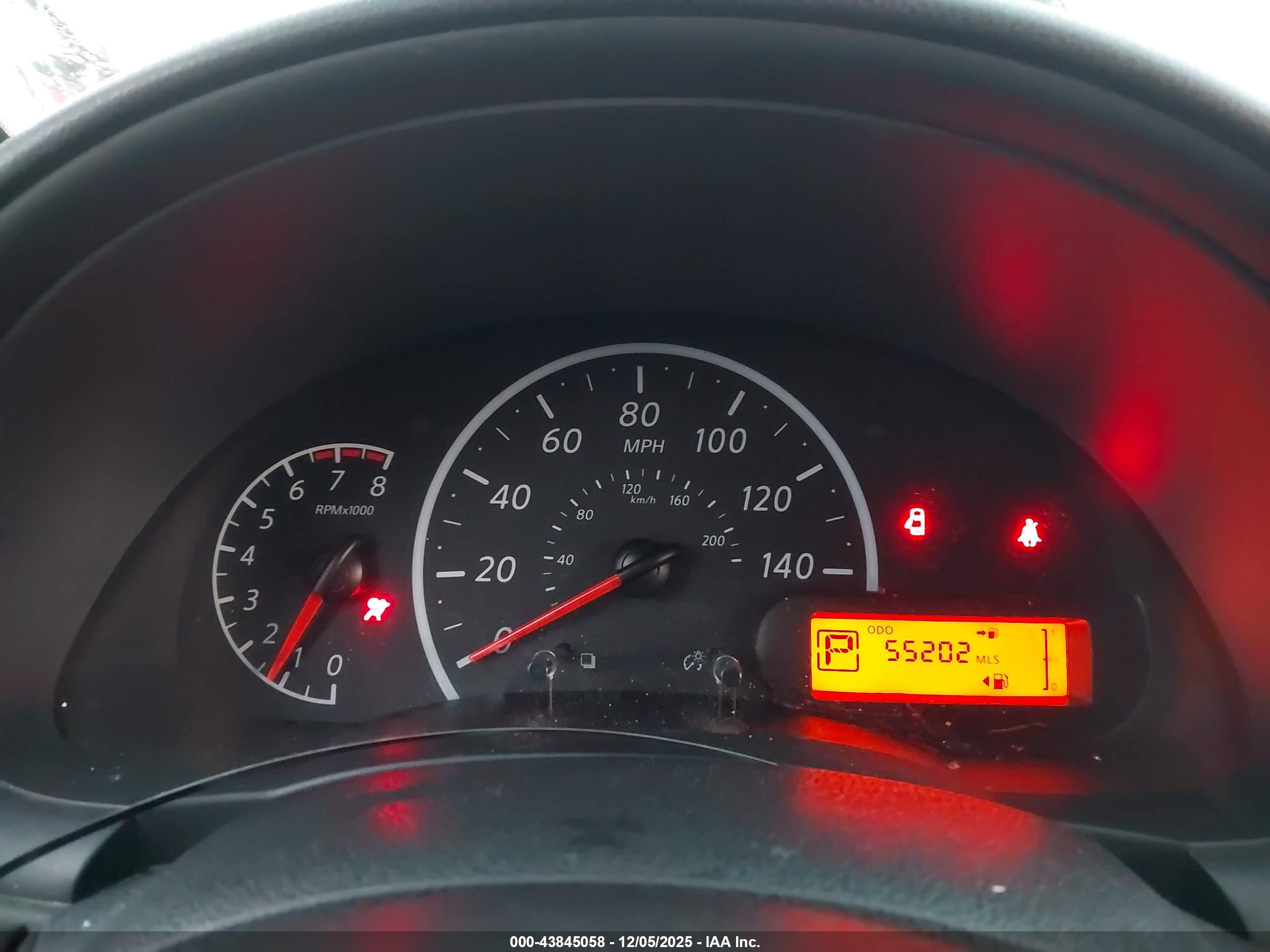 NISSAN VERSA image 7