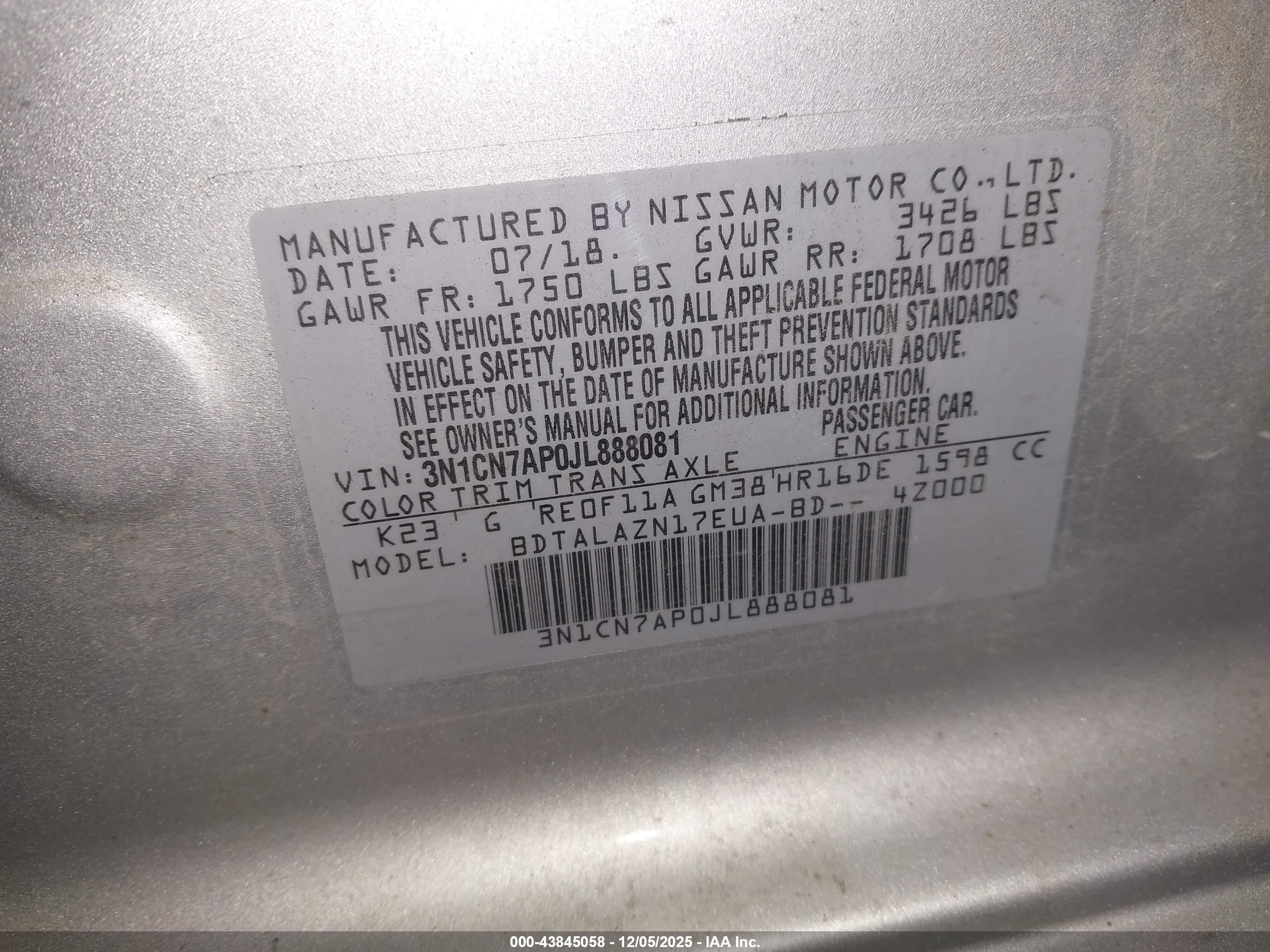 NISSAN VERSA image 9