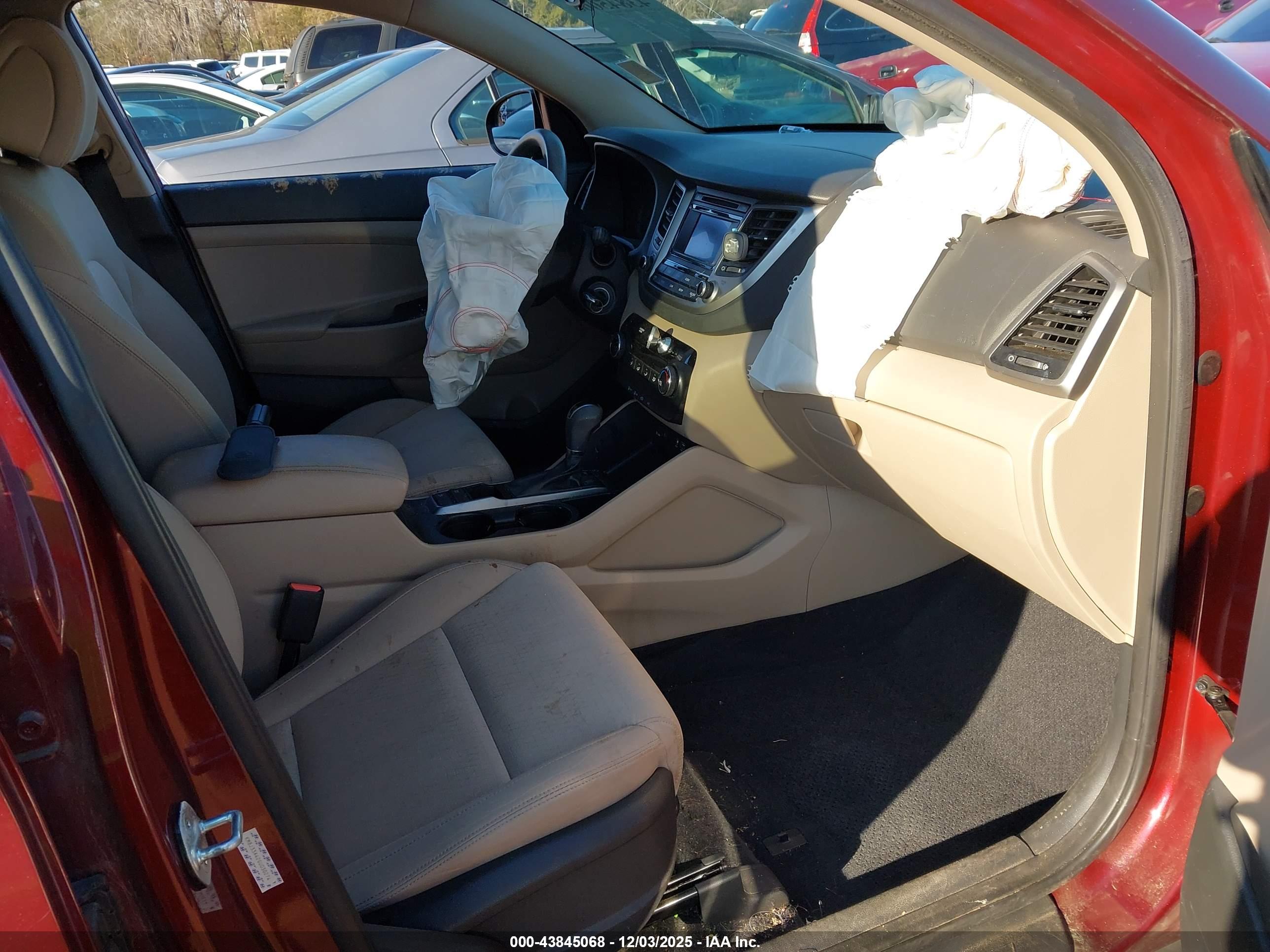 HYUNDAI TUCSON image 5