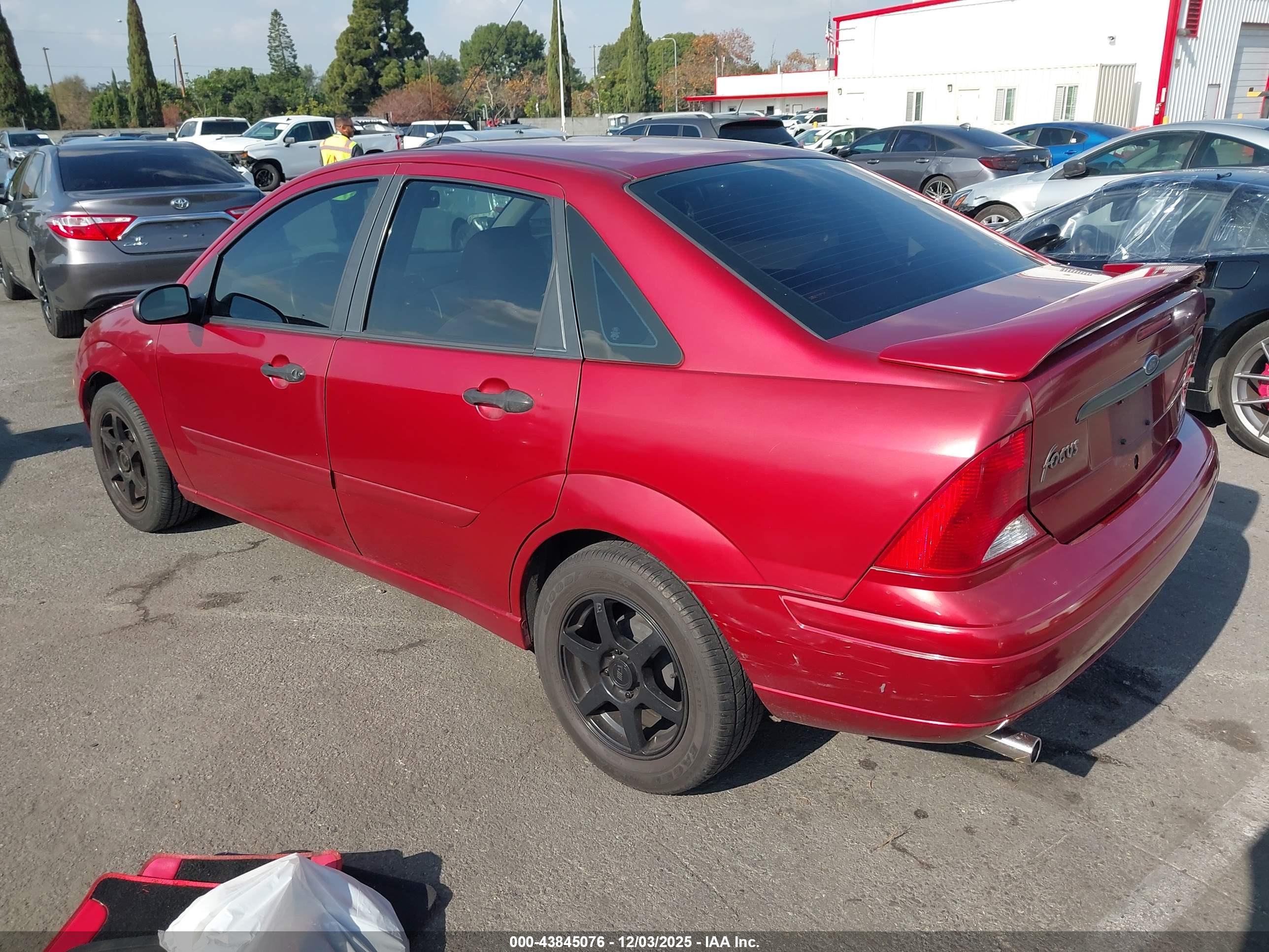 FORD FOCUS image 3