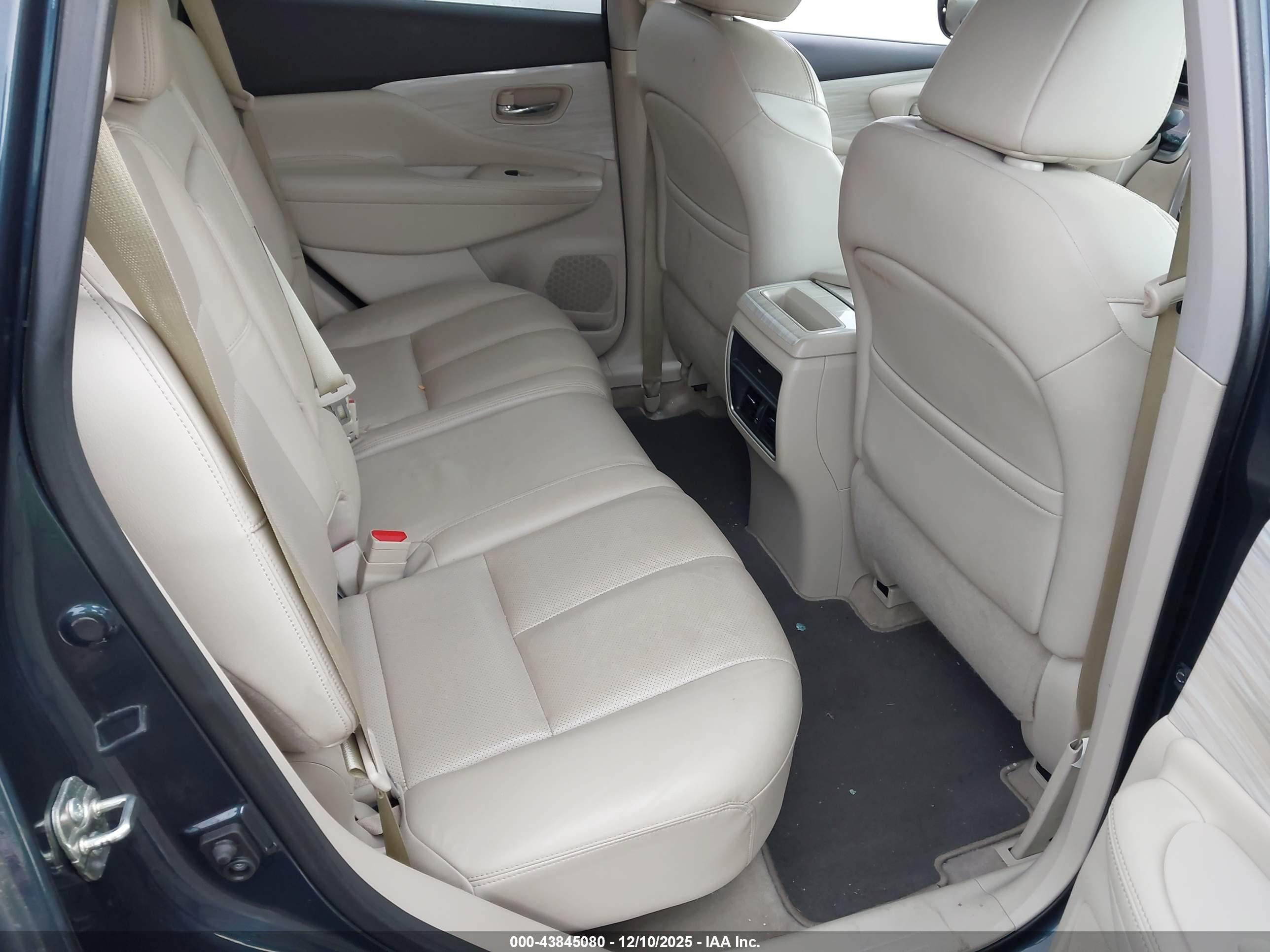 NISSAN MURANO image 8