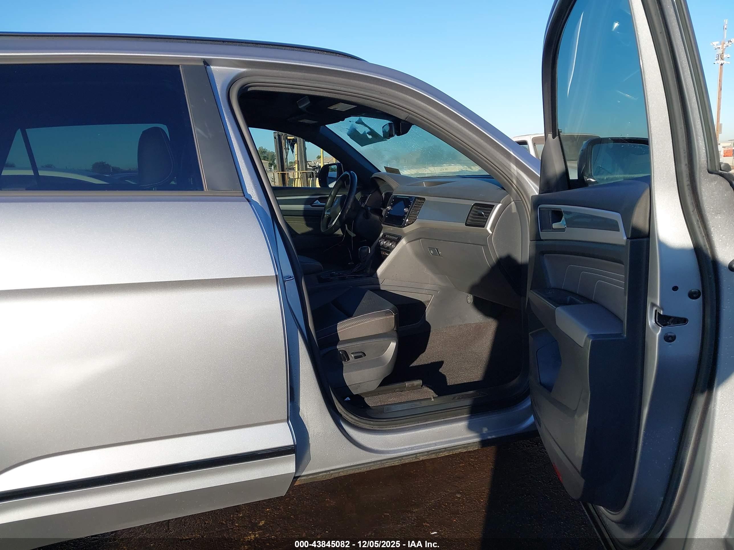 VOLKSWAGEN ATLAS image 5