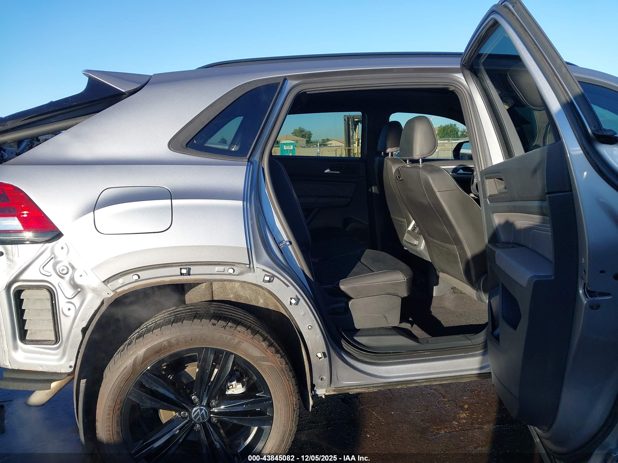 VOLKSWAGEN ATLAS image 8